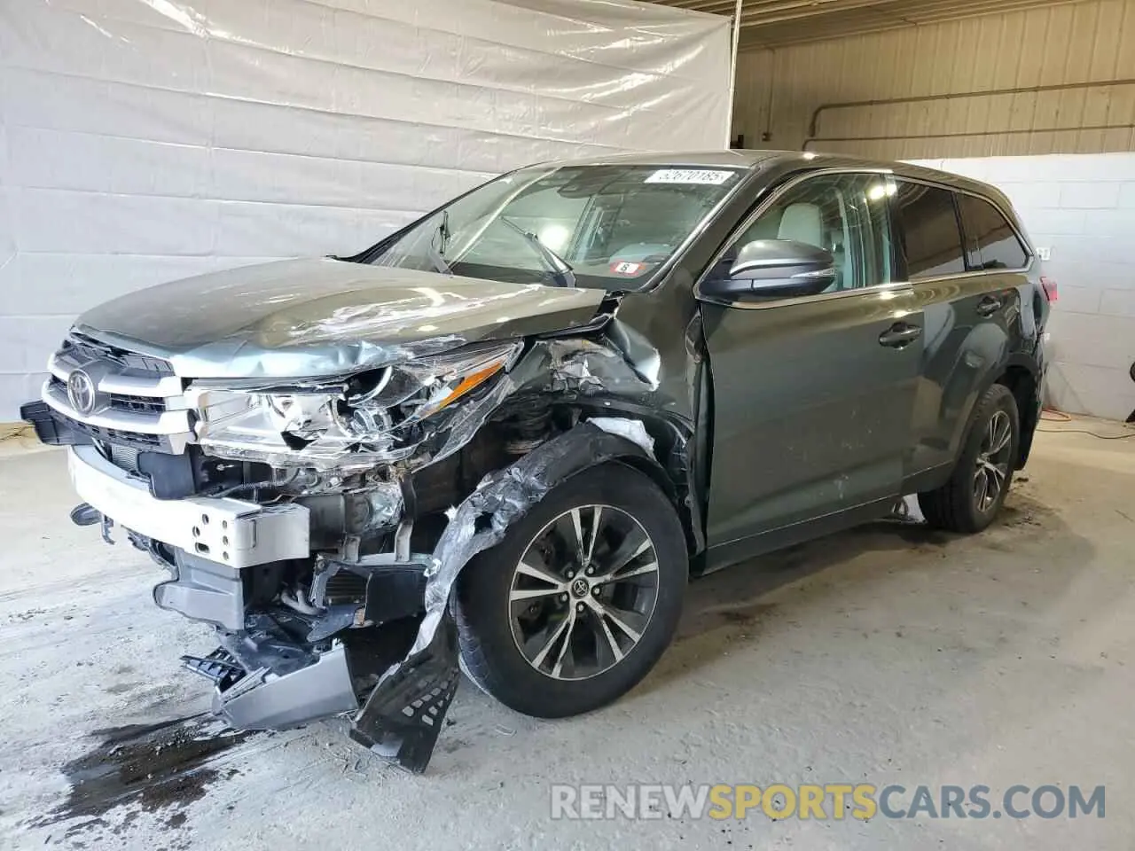 1 Photograph of a damaged car 5TDBZRFH5KS953870 TOYOTA HIGHLANDER 2019