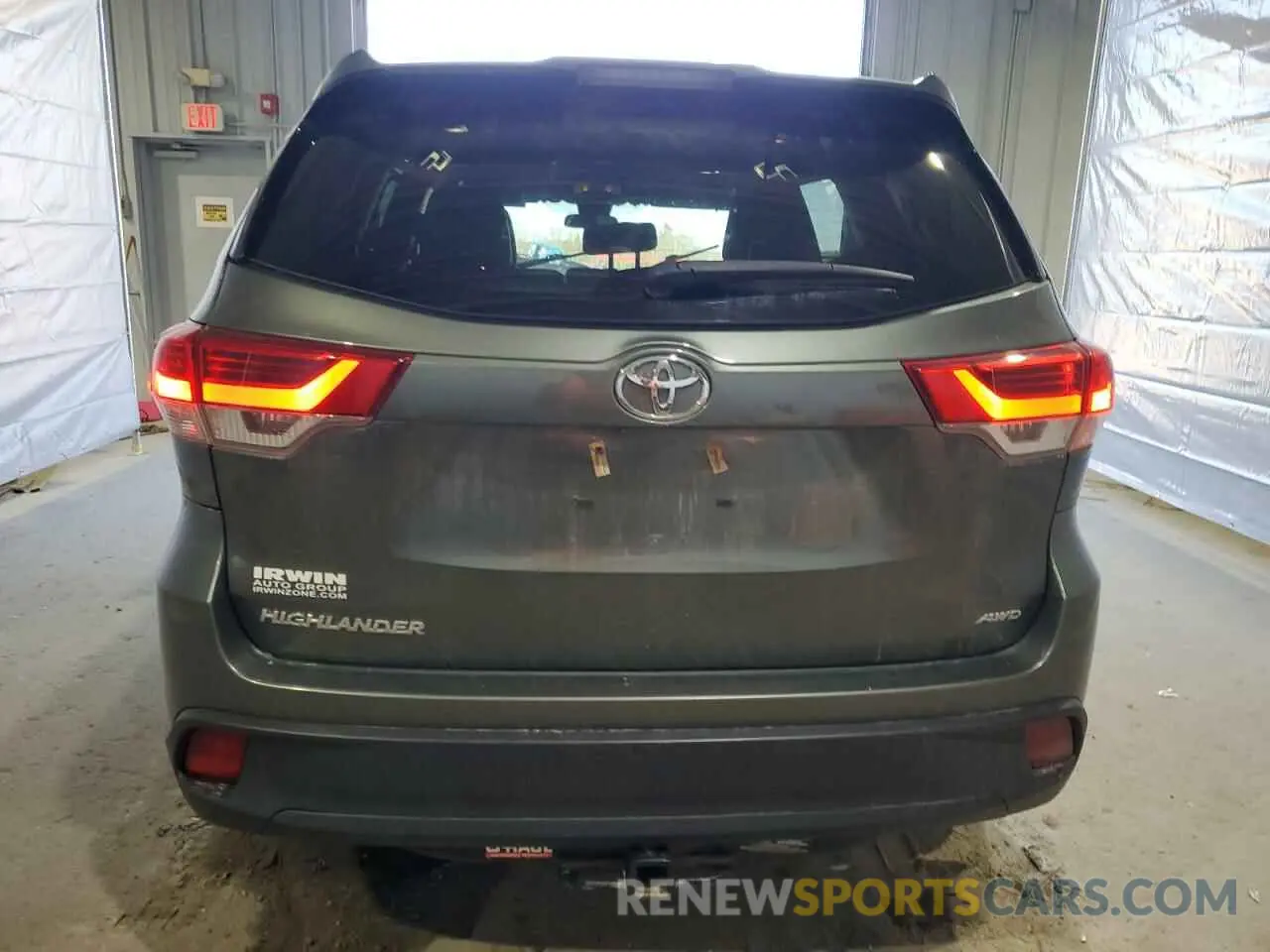 6 Photograph of a damaged car 5TDBZRFH5KS953870 TOYOTA HIGHLANDER 2019