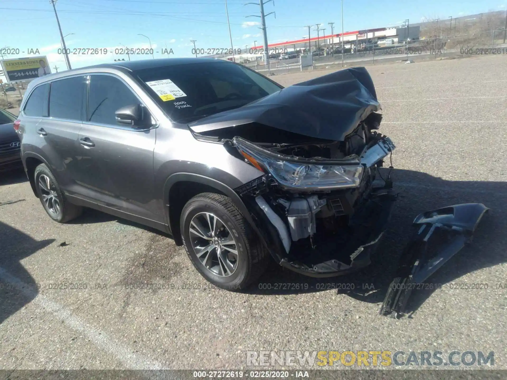 1 Photograph of a damaged car 5TDBZRFH5KS995858 TOYOTA HIGHLANDER 2019