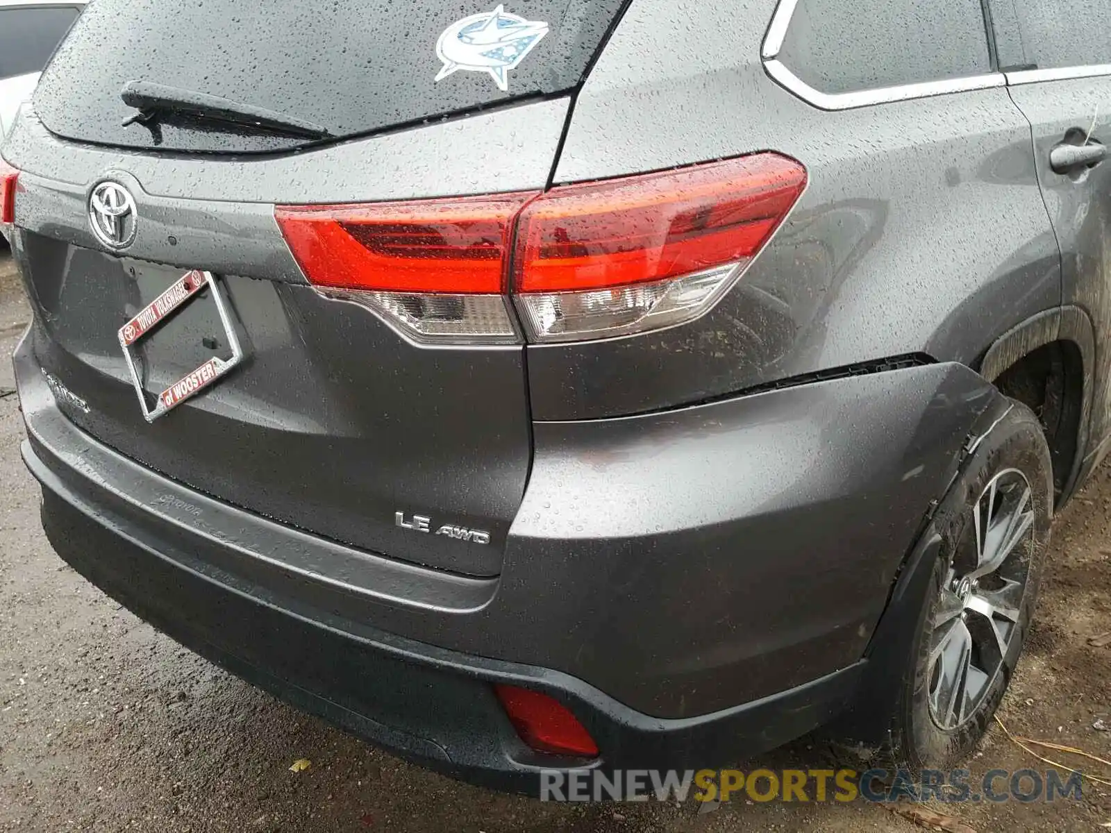 9 Photograph of a damaged car 5TDBZRFH6KS701805 TOYOTA HIGHLANDER 2019