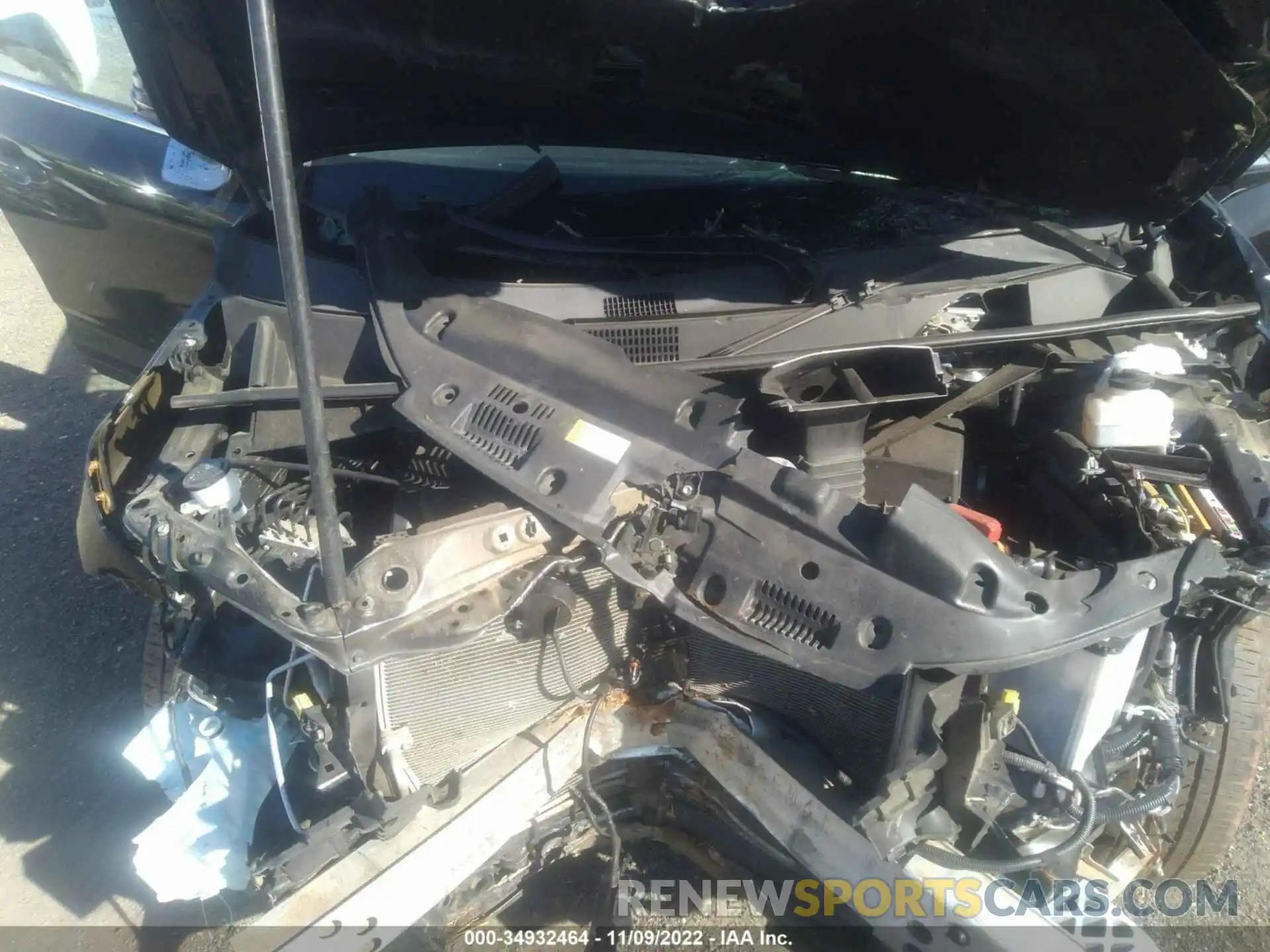 10 Photograph of a damaged car 5TDBZRFH6KS708883 TOYOTA HIGHLANDER 2019