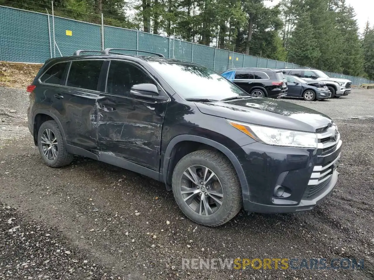 4 Photograph of a damaged car 5TDBZRFH6KS731452 TOYOTA HIGHLANDER 2019