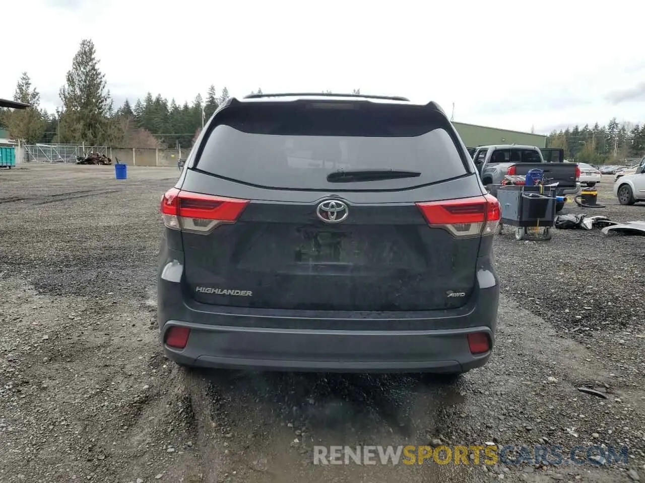 6 Photograph of a damaged car 5TDBZRFH6KS731452 TOYOTA HIGHLANDER 2019