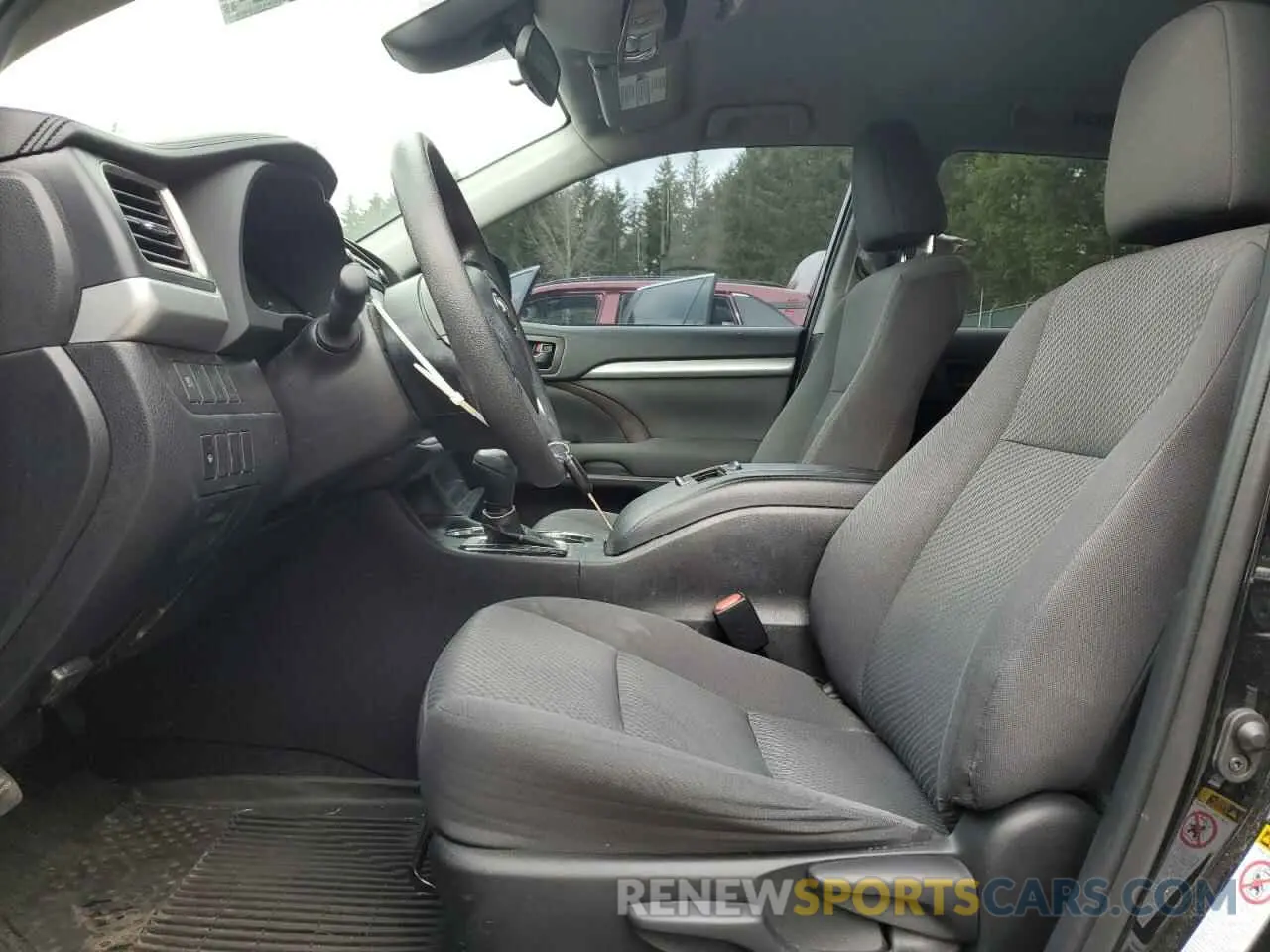 7 Photograph of a damaged car 5TDBZRFH6KS731452 TOYOTA HIGHLANDER 2019