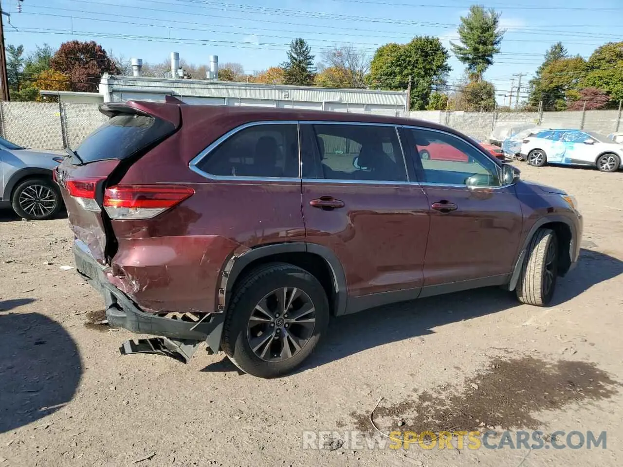 3 Photograph of a damaged car 5TDBZRFH6KS930243 TOYOTA HIGHLANDER 2019