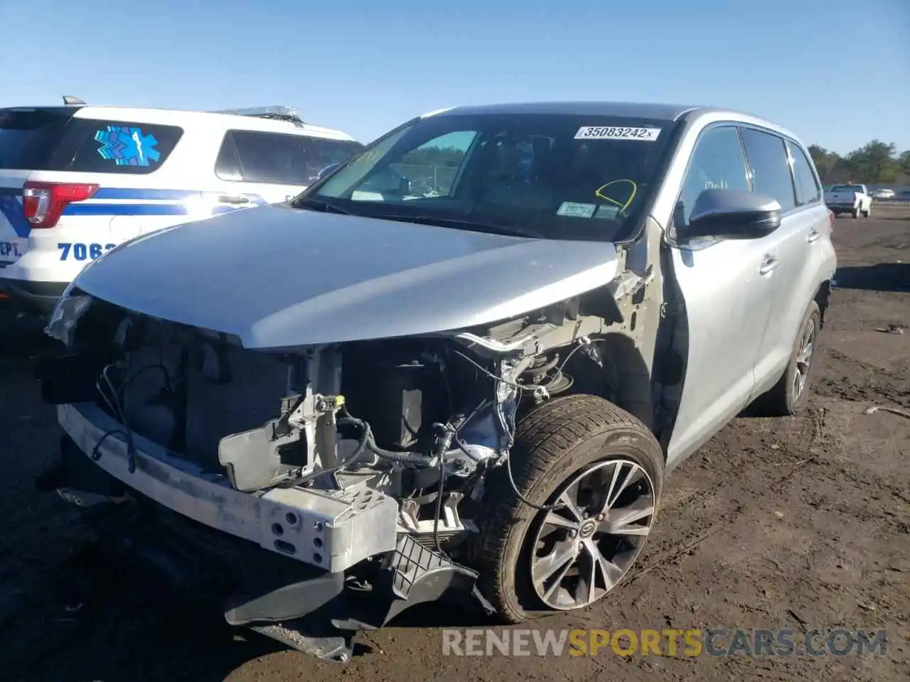 2 Photograph of a damaged car 5TDBZRFH6KS962352 TOYOTA HIGHLANDER 2019