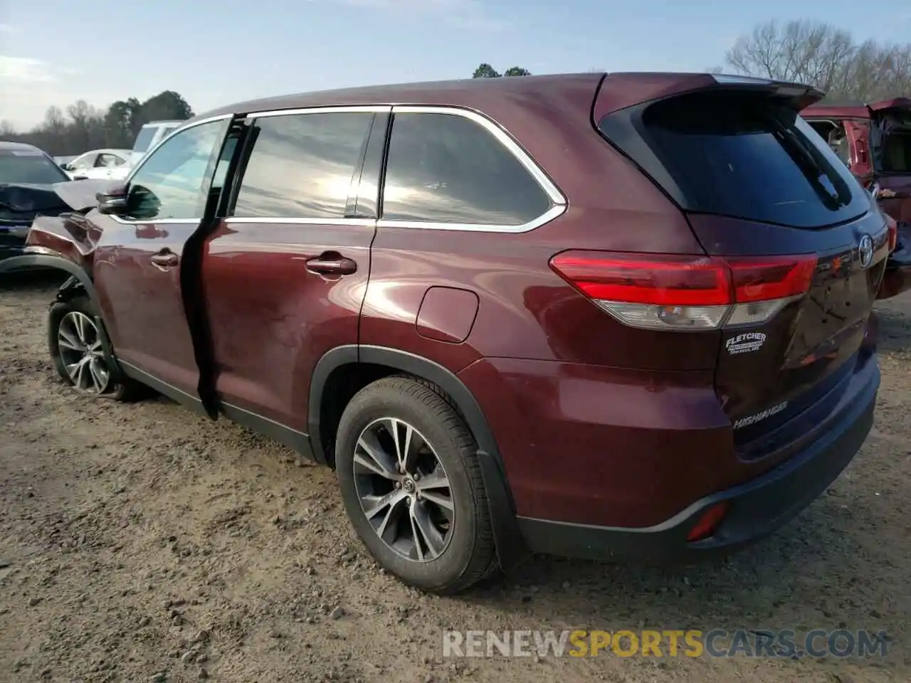 3 Photograph of a damaged car 5TDBZRFH6KS962917 TOYOTA HIGHLANDER 2019