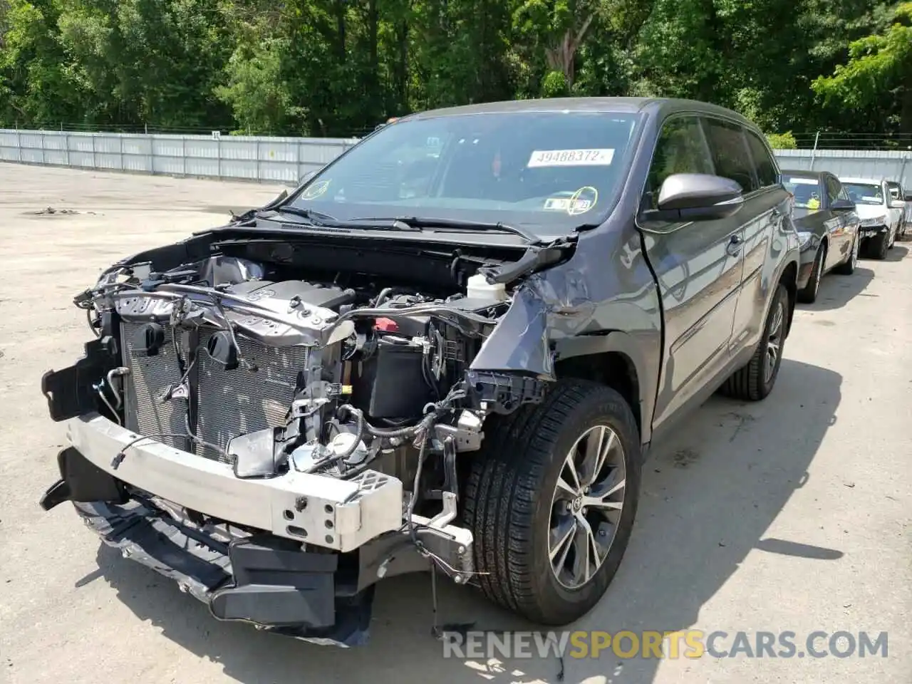 2 Photograph of a damaged car 5TDBZRFH6KS983895 TOYOTA HIGHLANDER 2019