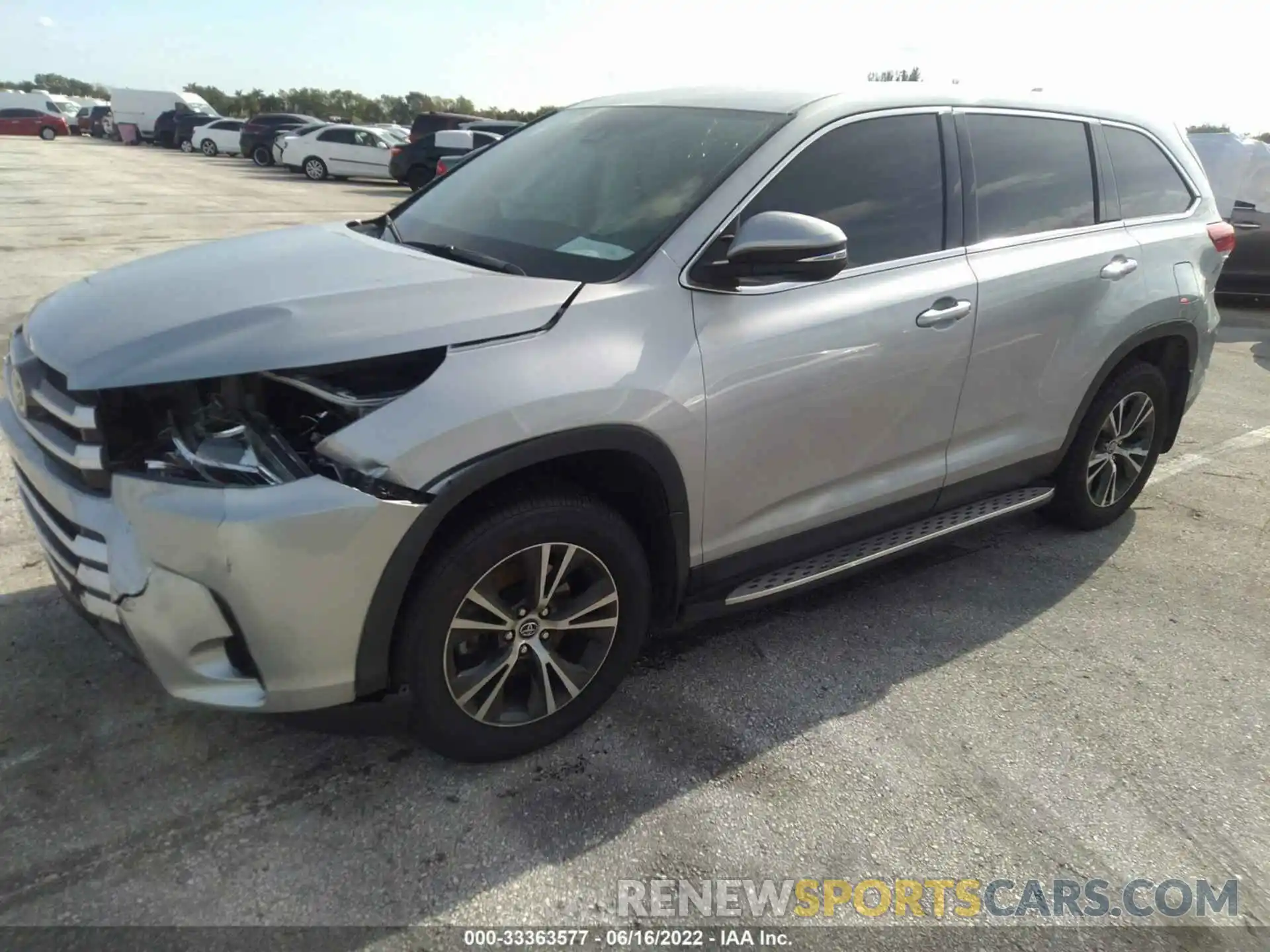 2 Photograph of a damaged car 5TDBZRFH7KS712053 TOYOTA HIGHLANDER 2019