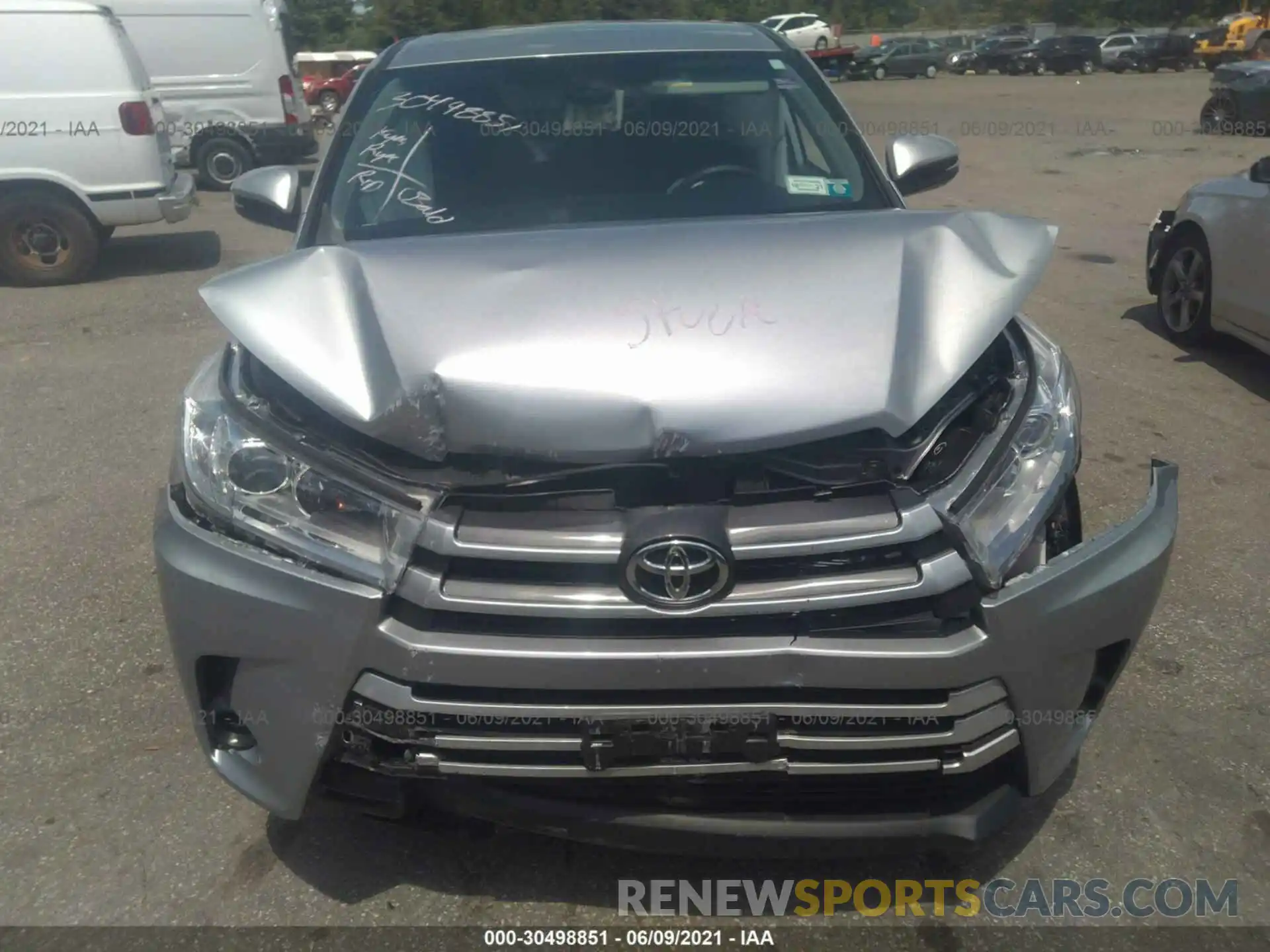 10 Photograph of a damaged car 5TDBZRFH7KS721481 TOYOTA HIGHLANDER 2019