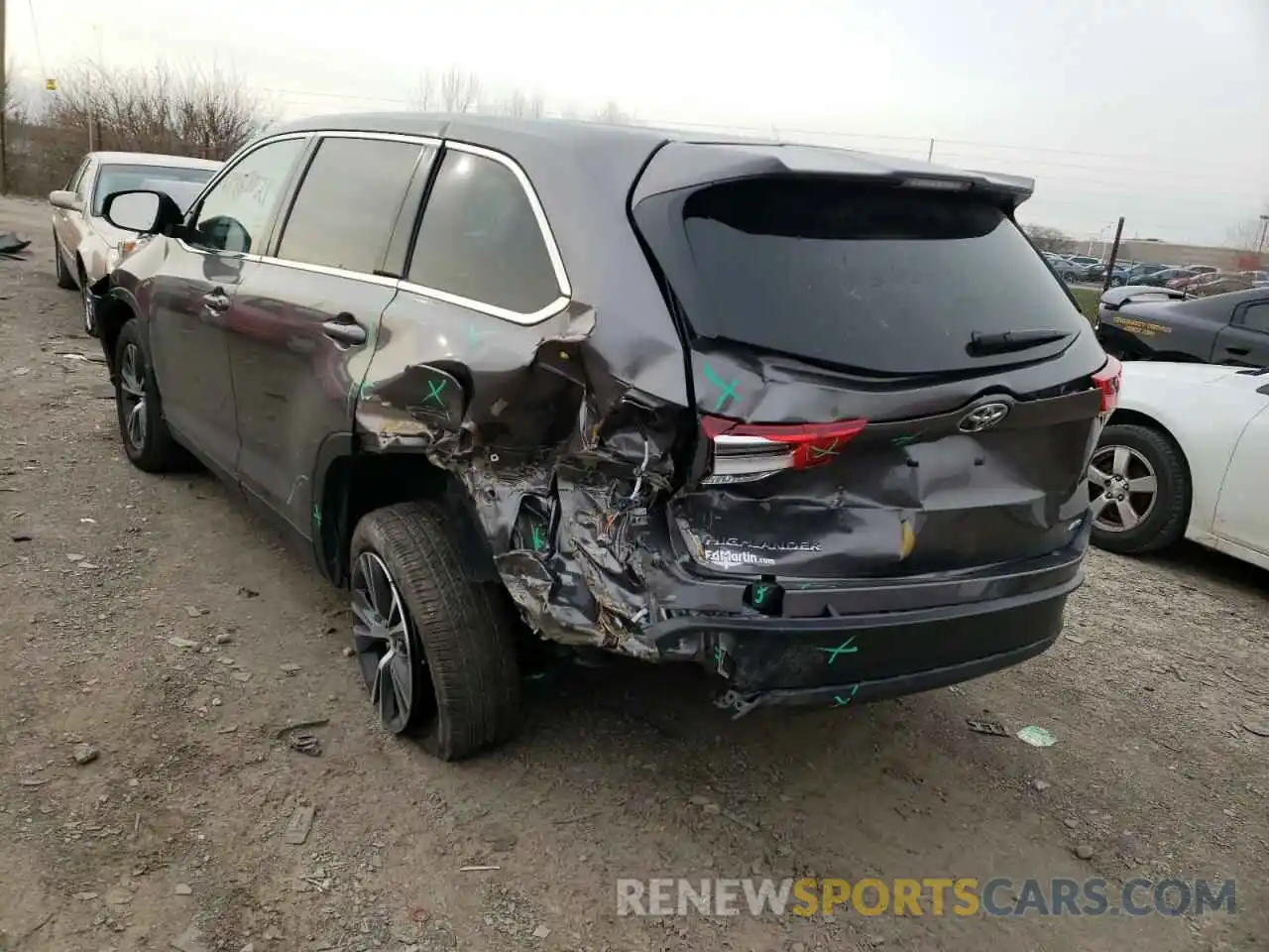 3 Photograph of a damaged car 5TDBZRFH7KS726809 TOYOTA HIGHLANDER 2019