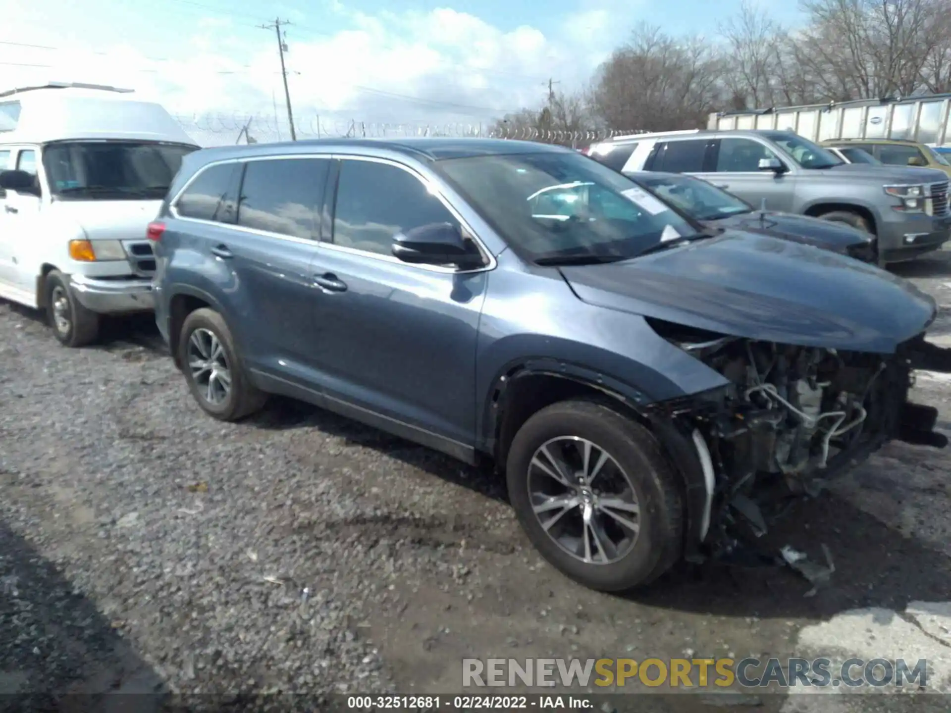 1 Photograph of a damaged car 5TDBZRFH7KS741844 TOYOTA HIGHLANDER 2019