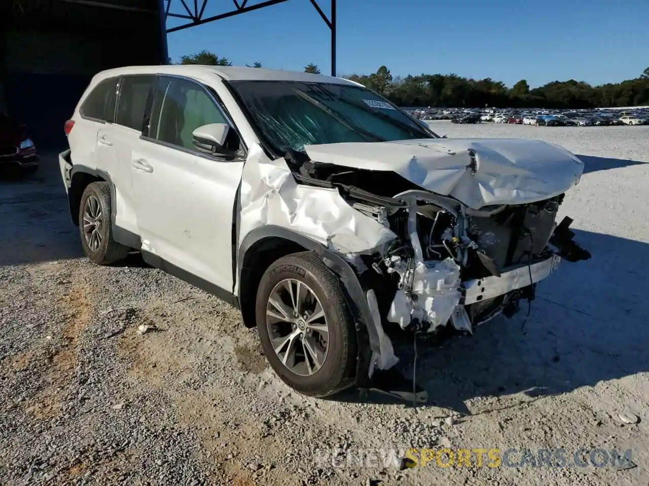 1 Photograph of a damaged car 5TDBZRFH7KS742458 TOYOTA HIGHLANDER 2019