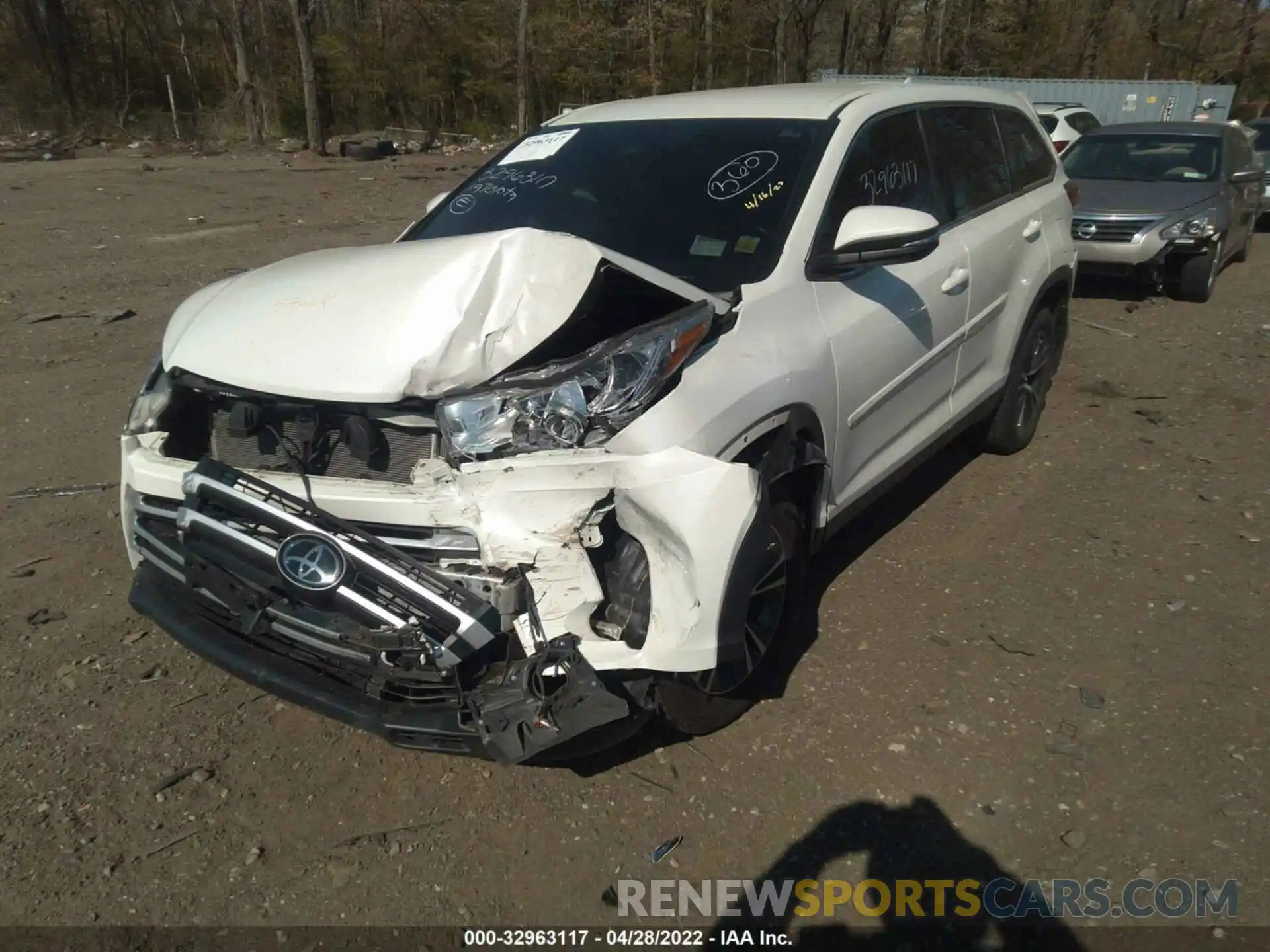 6 Photograph of a damaged car 5TDBZRFH7KS916058 TOYOTA HIGHLANDER 2019