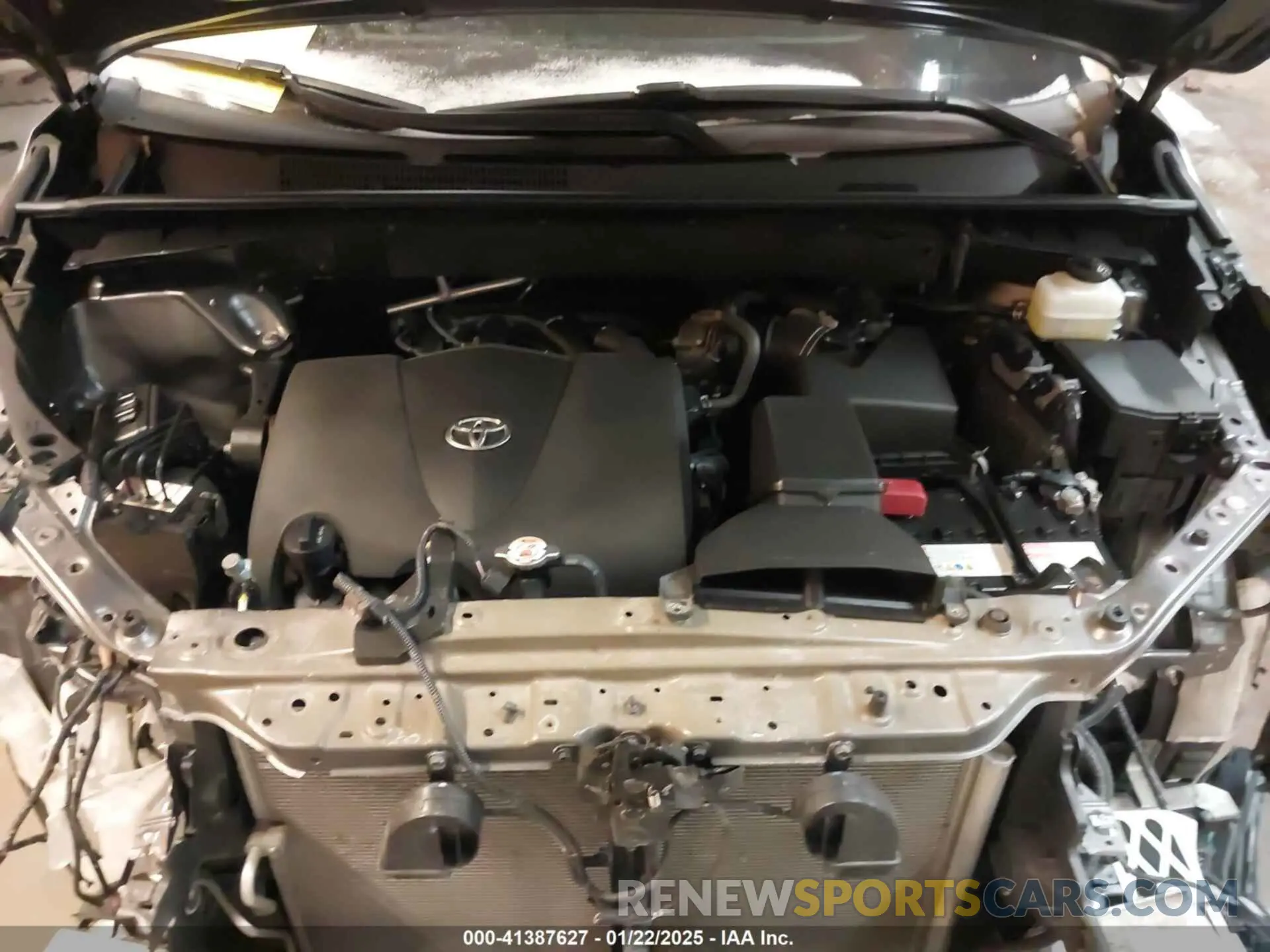 10 Photograph of a damaged car 5TDBZRFH7KS922457 TOYOTA HIGHLANDER 2019