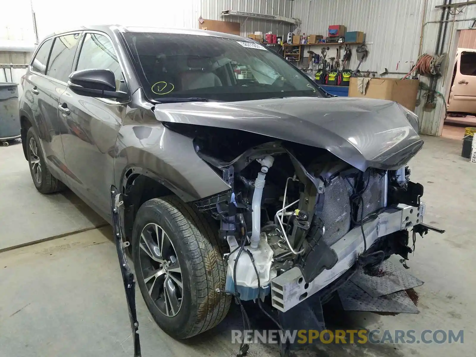 1 Photograph of a damaged car 5TDBZRFH7KS933362 TOYOTA HIGHLANDER 2019