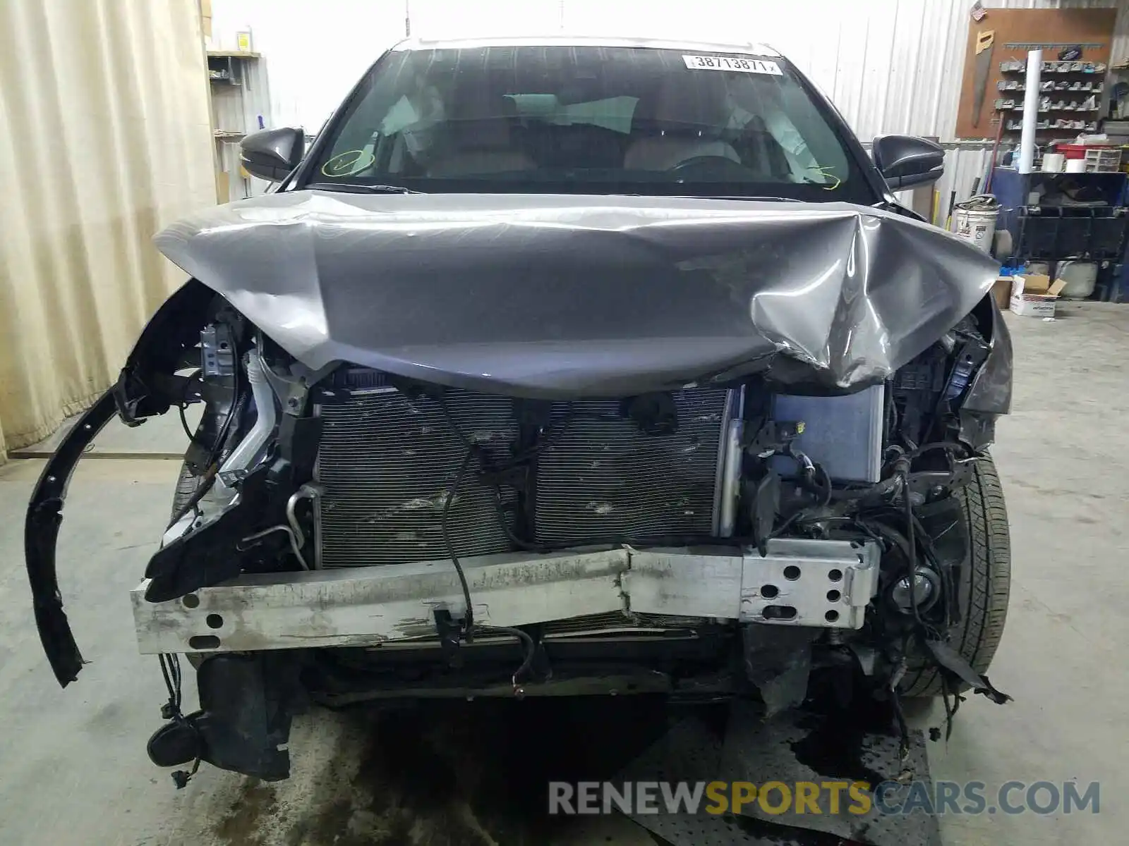 9 Photograph of a damaged car 5TDBZRFH7KS933362 TOYOTA HIGHLANDER 2019