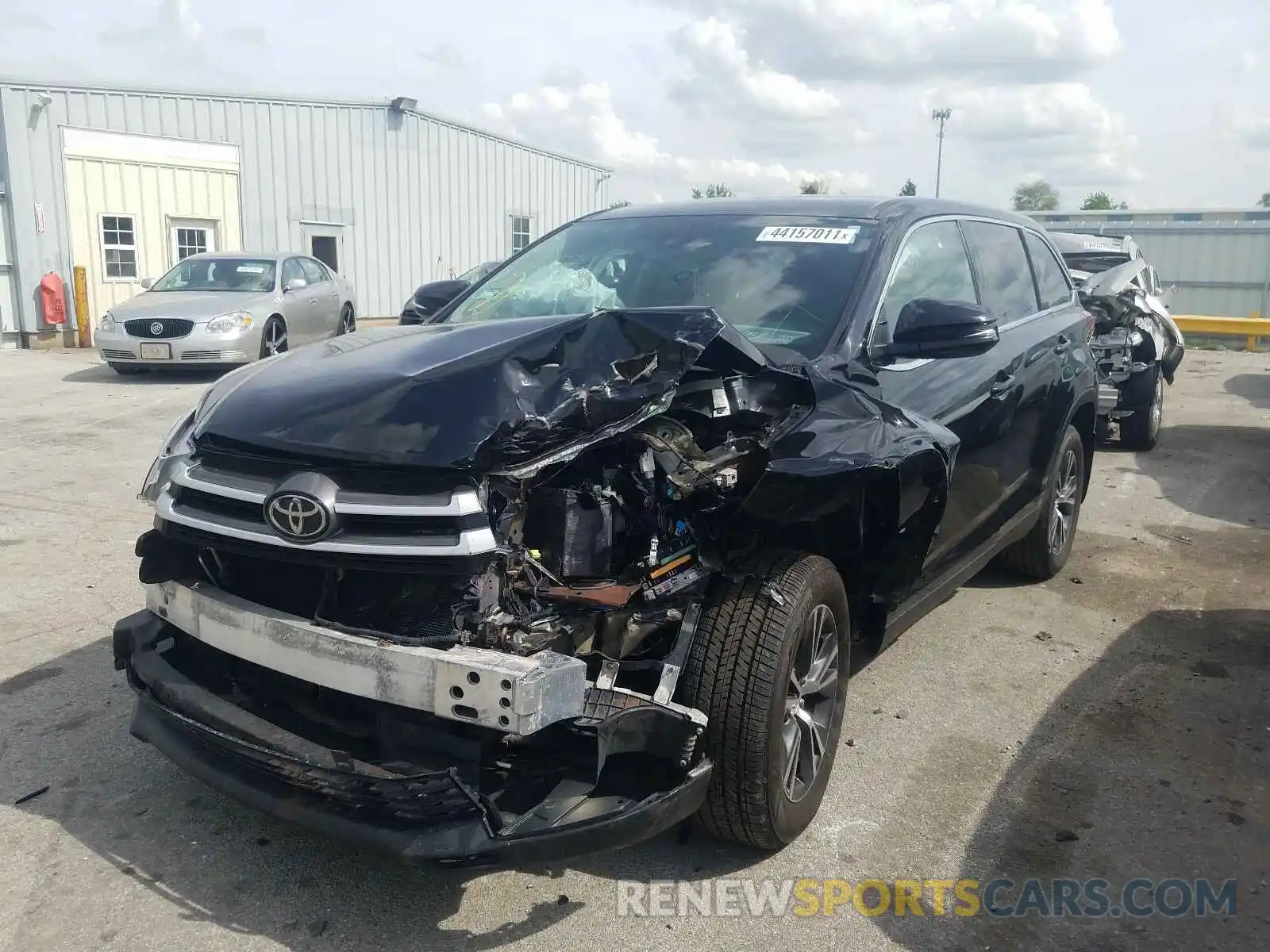 2 Photograph of a damaged car 5TDBZRFH7KS934608 TOYOTA HIGHLANDER 2019