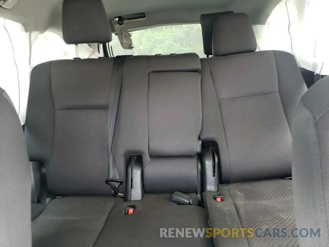10 Photograph of a damaged car 5TDBZRFH7KS938335 TOYOTA HIGHLANDER 2019