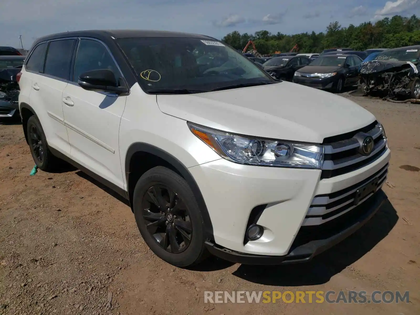 1 Photograph of a damaged car 5TDBZRFH7KS945236 TOYOTA HIGHLANDER 2019