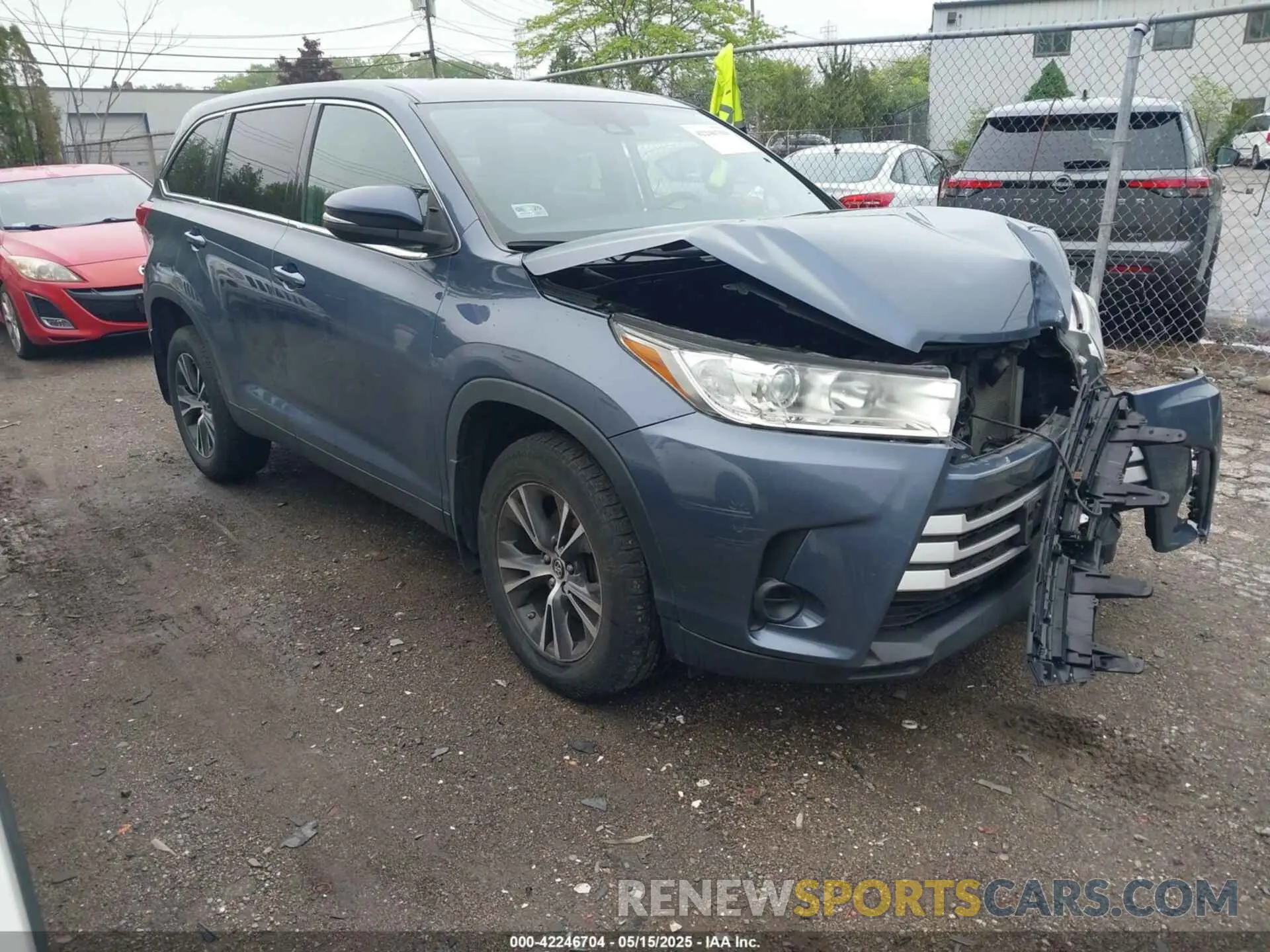 1 Photograph of a damaged car 5TDBZRFH7KS952896 TOYOTA HIGHLANDER 2019