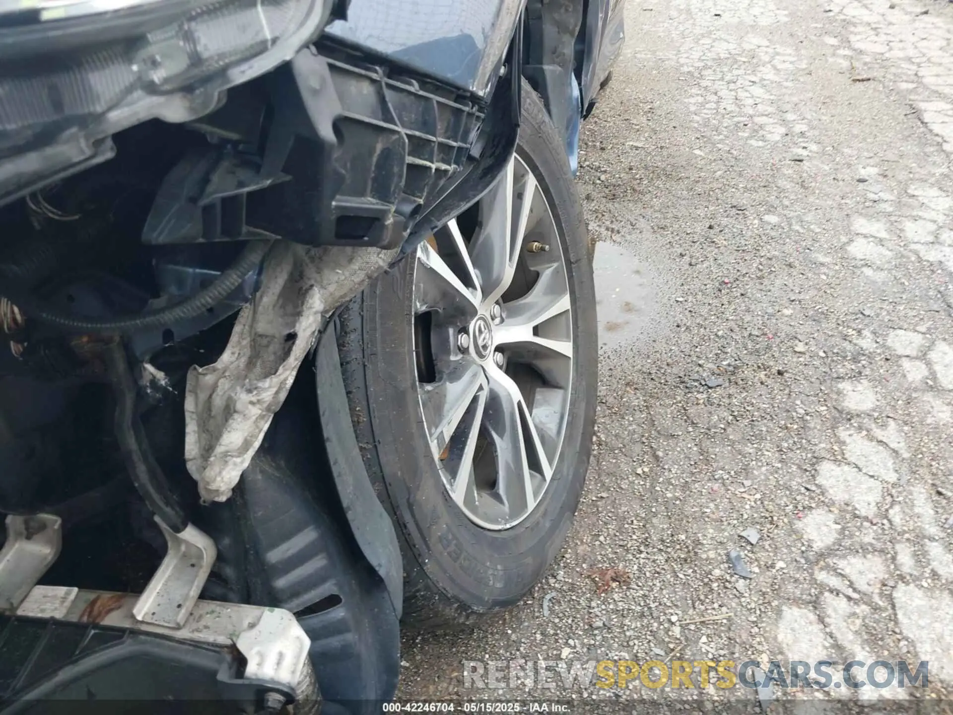 18 Photograph of a damaged car 5TDBZRFH7KS952896 TOYOTA HIGHLANDER 2019