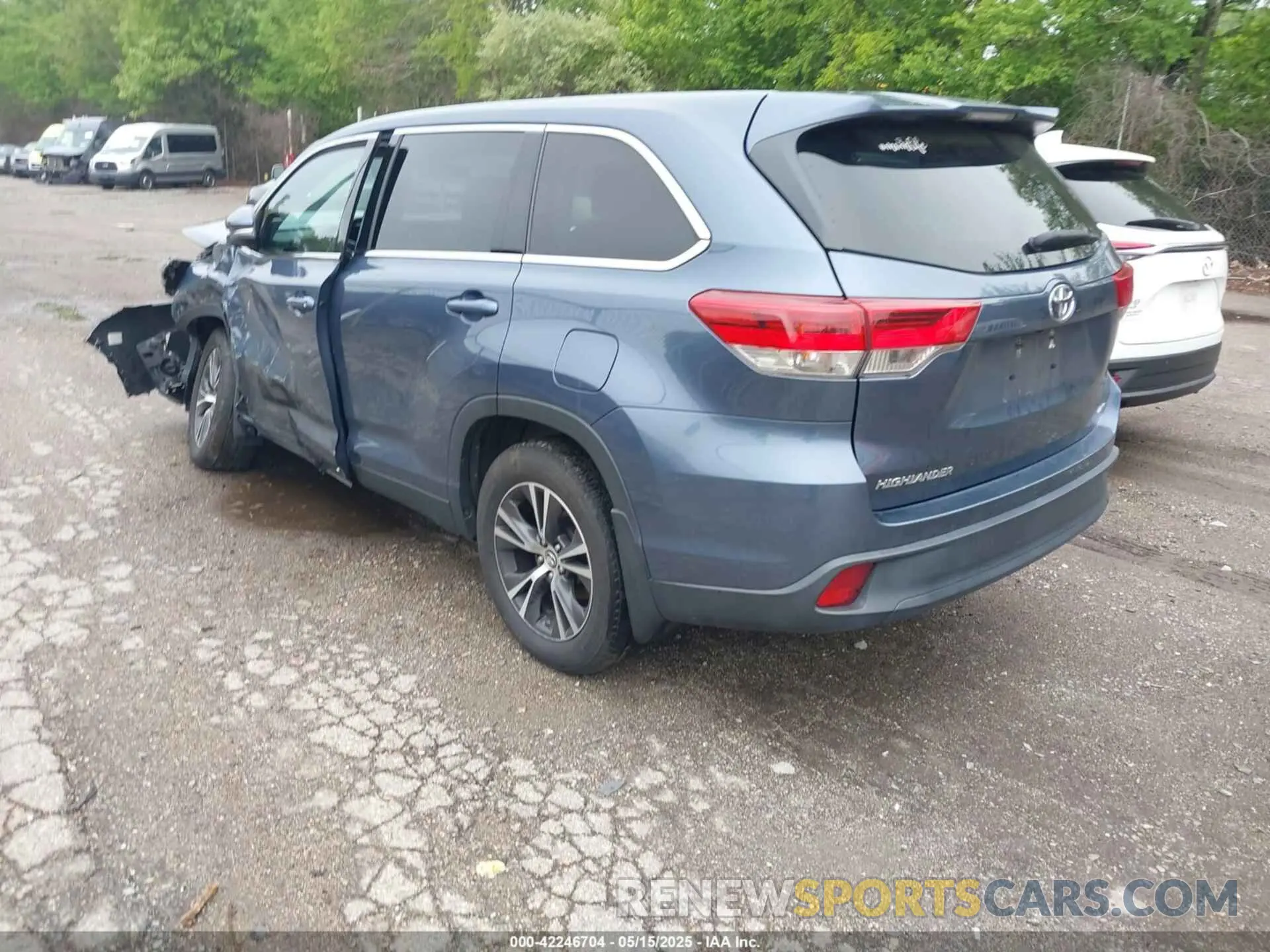 3 Photograph of a damaged car 5TDBZRFH7KS952896 TOYOTA HIGHLANDER 2019