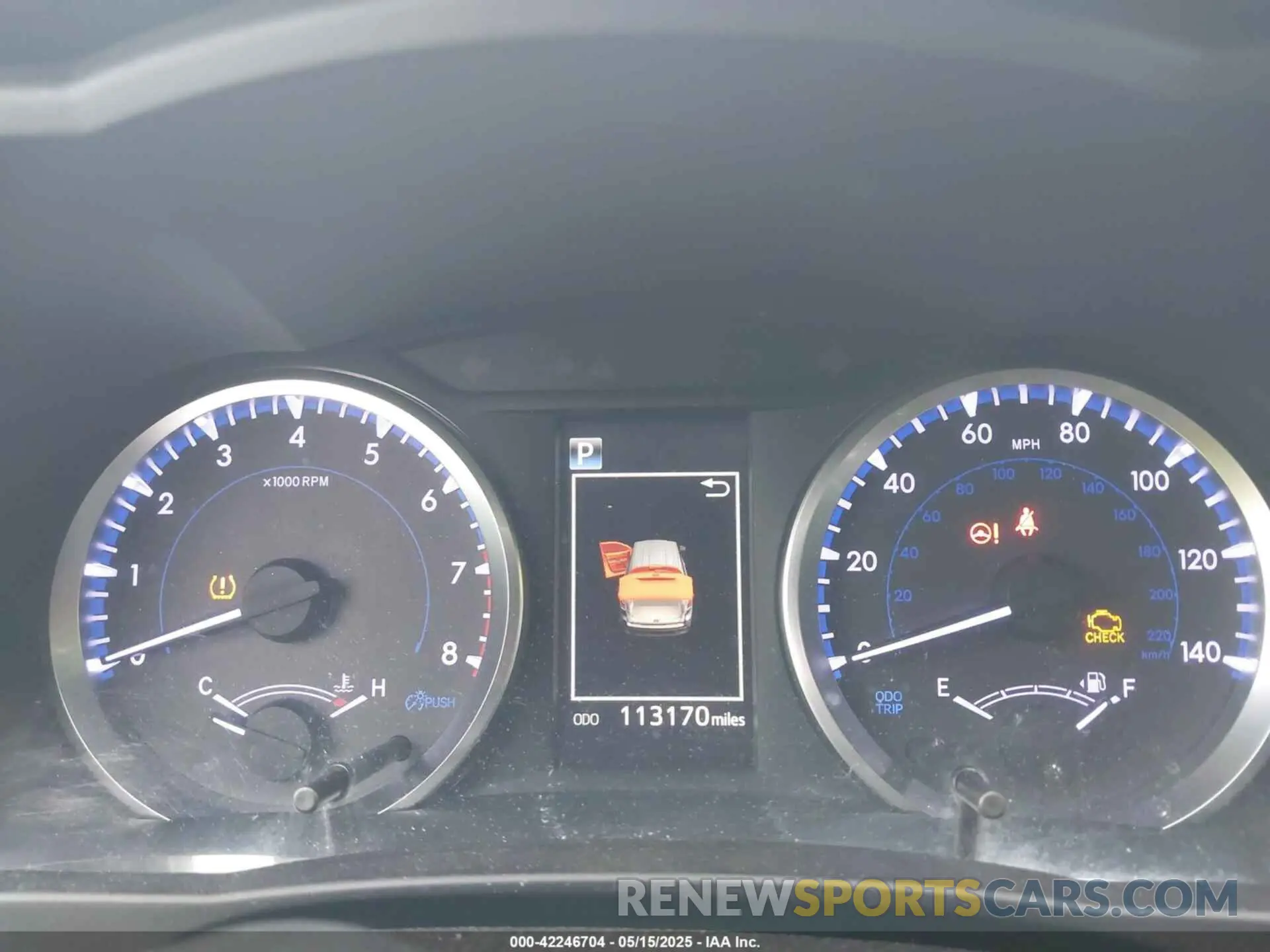 7 Photograph of a damaged car 5TDBZRFH7KS952896 TOYOTA HIGHLANDER 2019