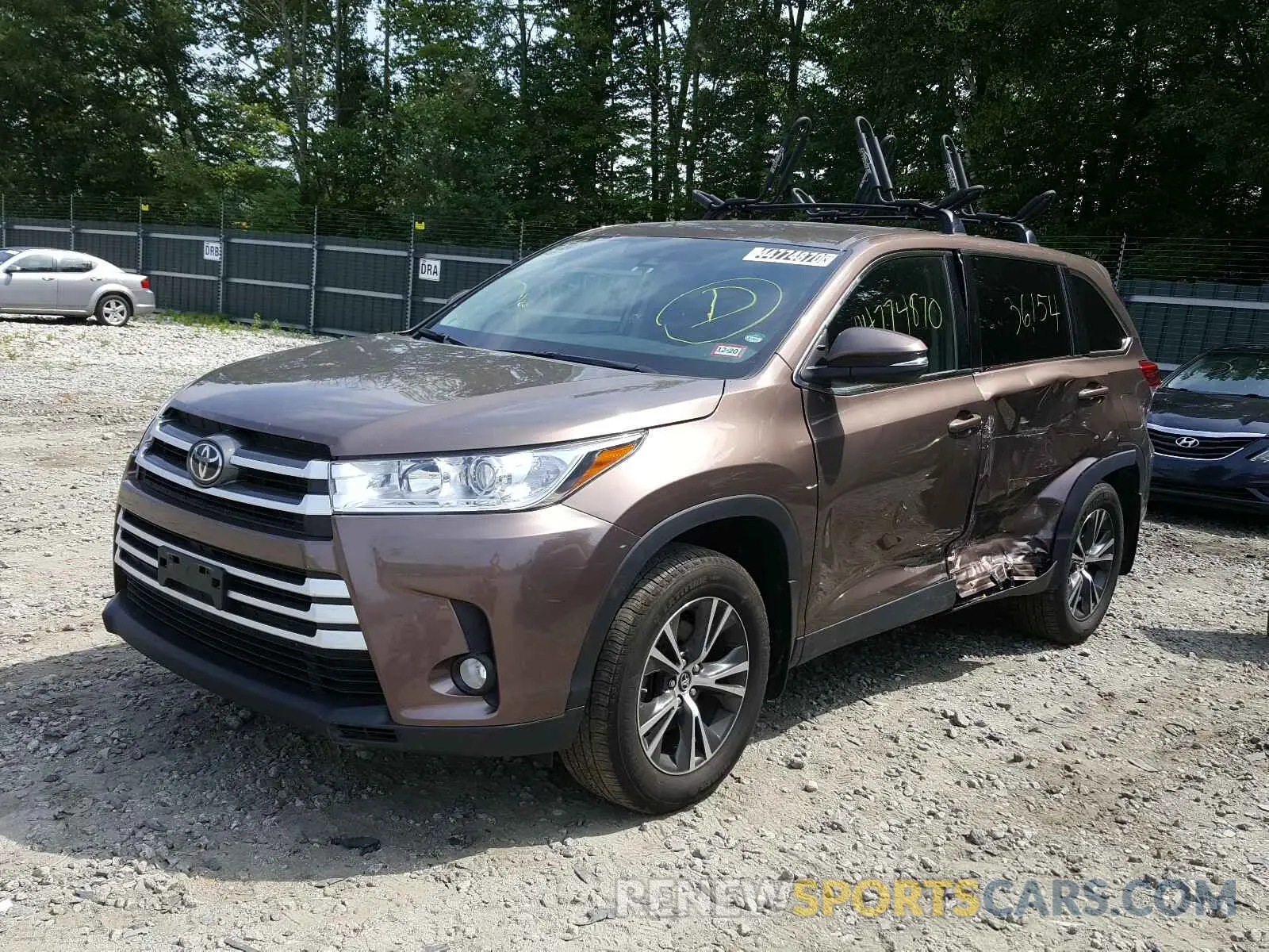 2 Photograph of a damaged car 5TDBZRFH7KS983422 TOYOTA HIGHLANDER 2019