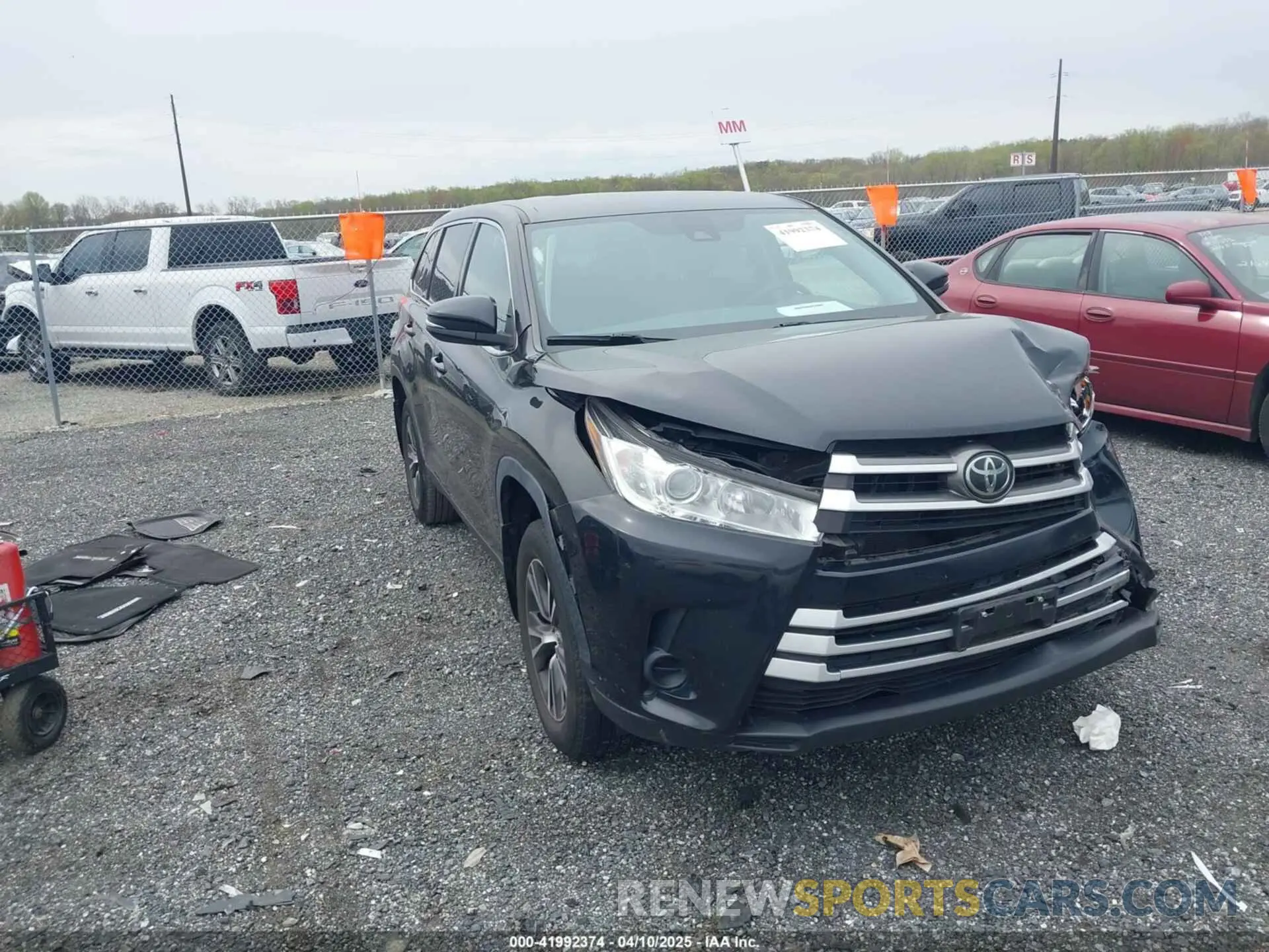 1 Photograph of a damaged car 5TDBZRFH7KS994632 TOYOTA HIGHLANDER 2019