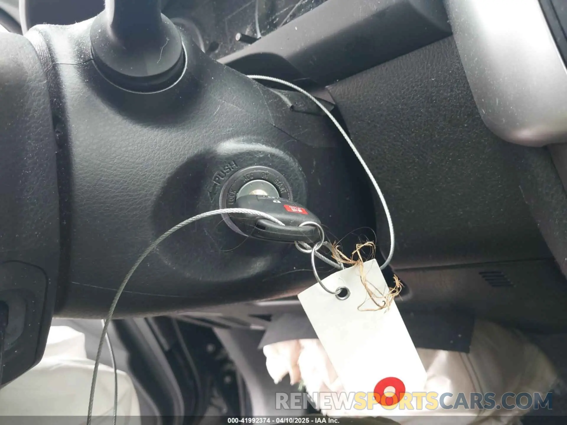 11 Photograph of a damaged car 5TDBZRFH7KS994632 TOYOTA HIGHLANDER 2019