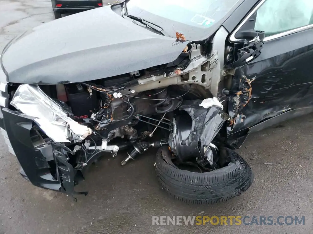 9 Photograph of a damaged car 5TDBZRFH8KS713454 TOYOTA HIGHLANDER 2019