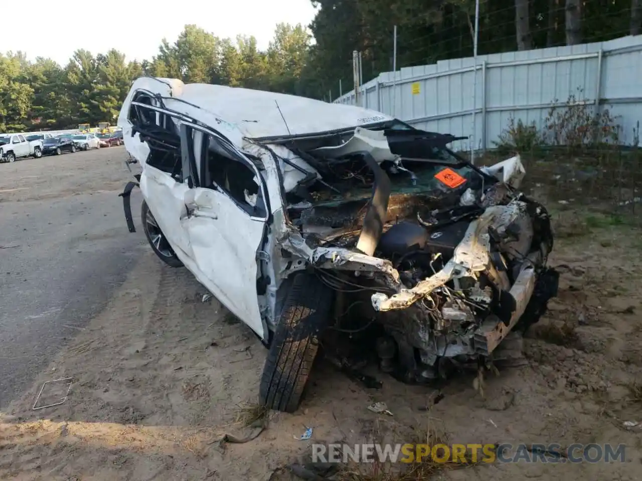 1 Photograph of a damaged car 5TDBZRFH8KS724650 TOYOTA HIGHLANDER 2019