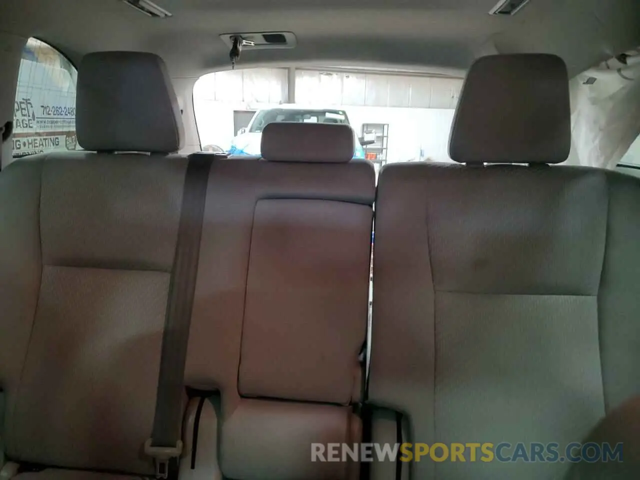 10 Photograph of a damaged car 5TDBZRFH8KS726401 TOYOTA HIGHLANDER 2019