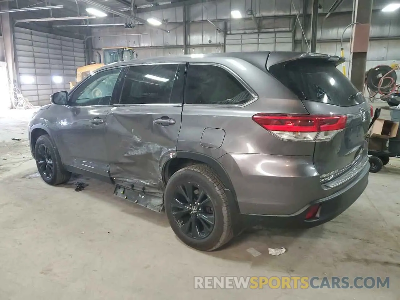 2 Photograph of a damaged car 5TDBZRFH8KS726401 TOYOTA HIGHLANDER 2019