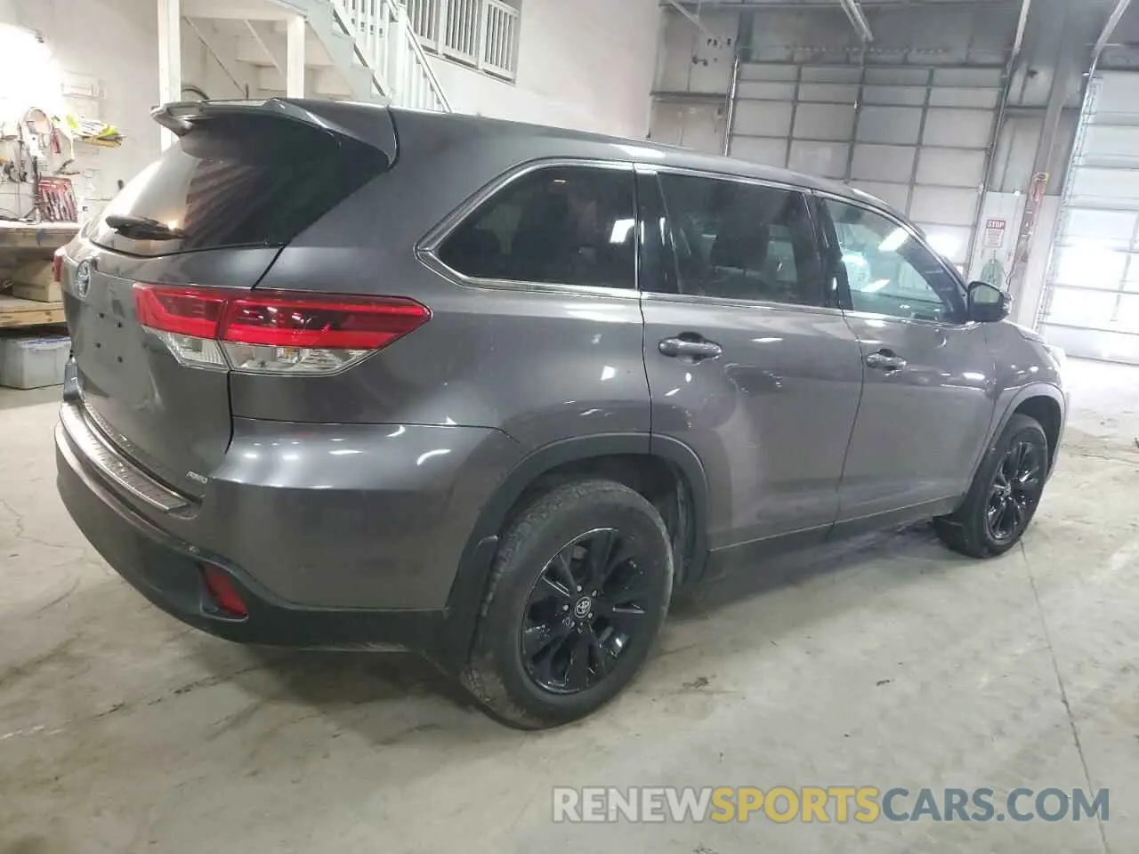 3 Photograph of a damaged car 5TDBZRFH8KS726401 TOYOTA HIGHLANDER 2019