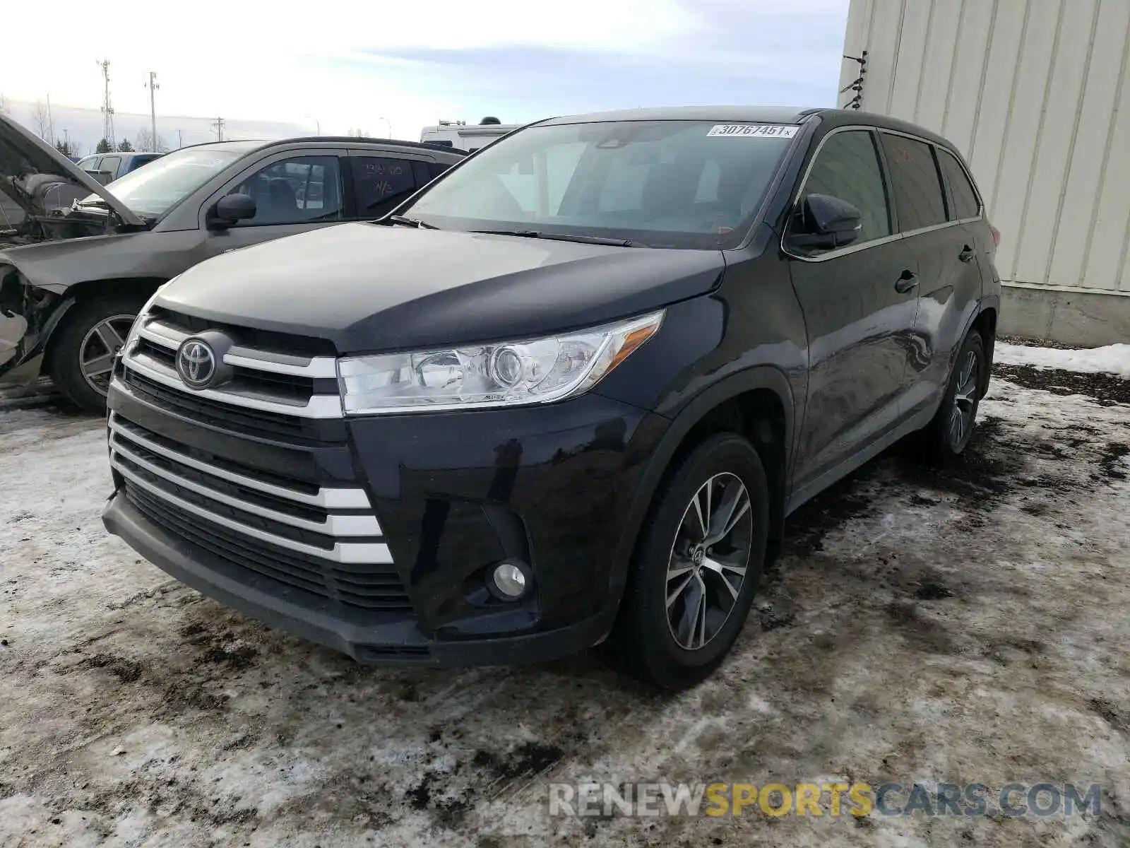 2 Photograph of a damaged car 5TDBZRFH8KS728780 TOYOTA HIGHLANDER 2019