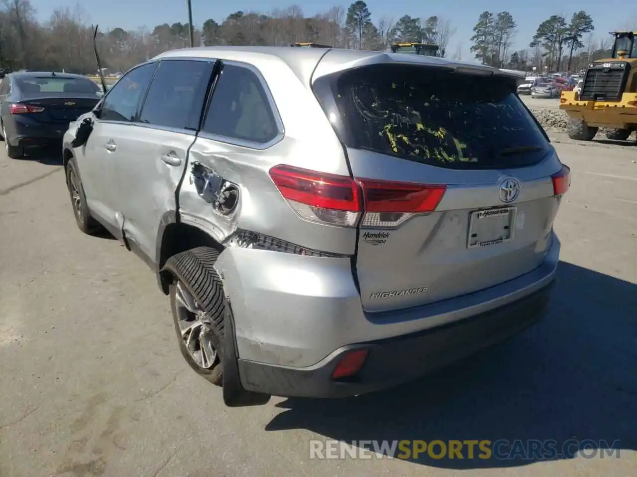 3 Photograph of a damaged car 5TDBZRFH8KS735020 TOYOTA HIGHLANDER 2019