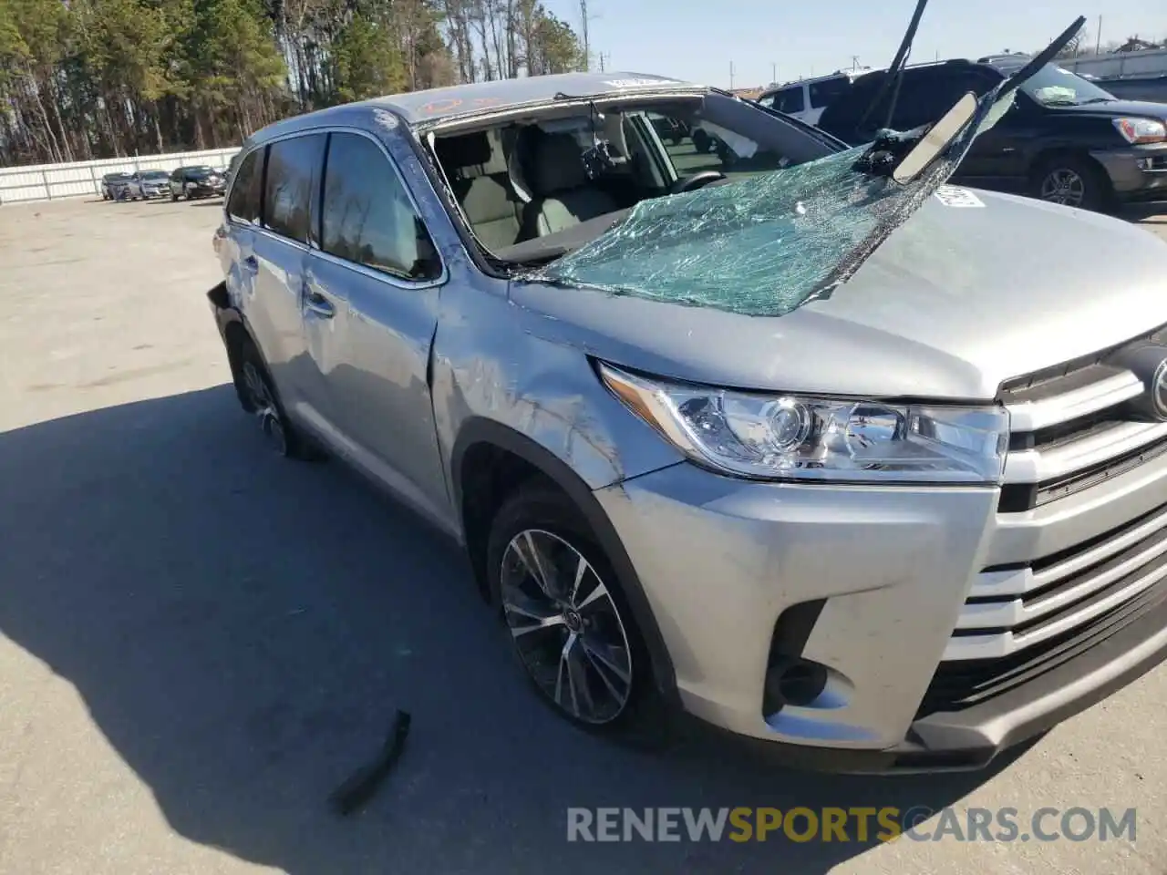 9 Photograph of a damaged car 5TDBZRFH8KS735020 TOYOTA HIGHLANDER 2019