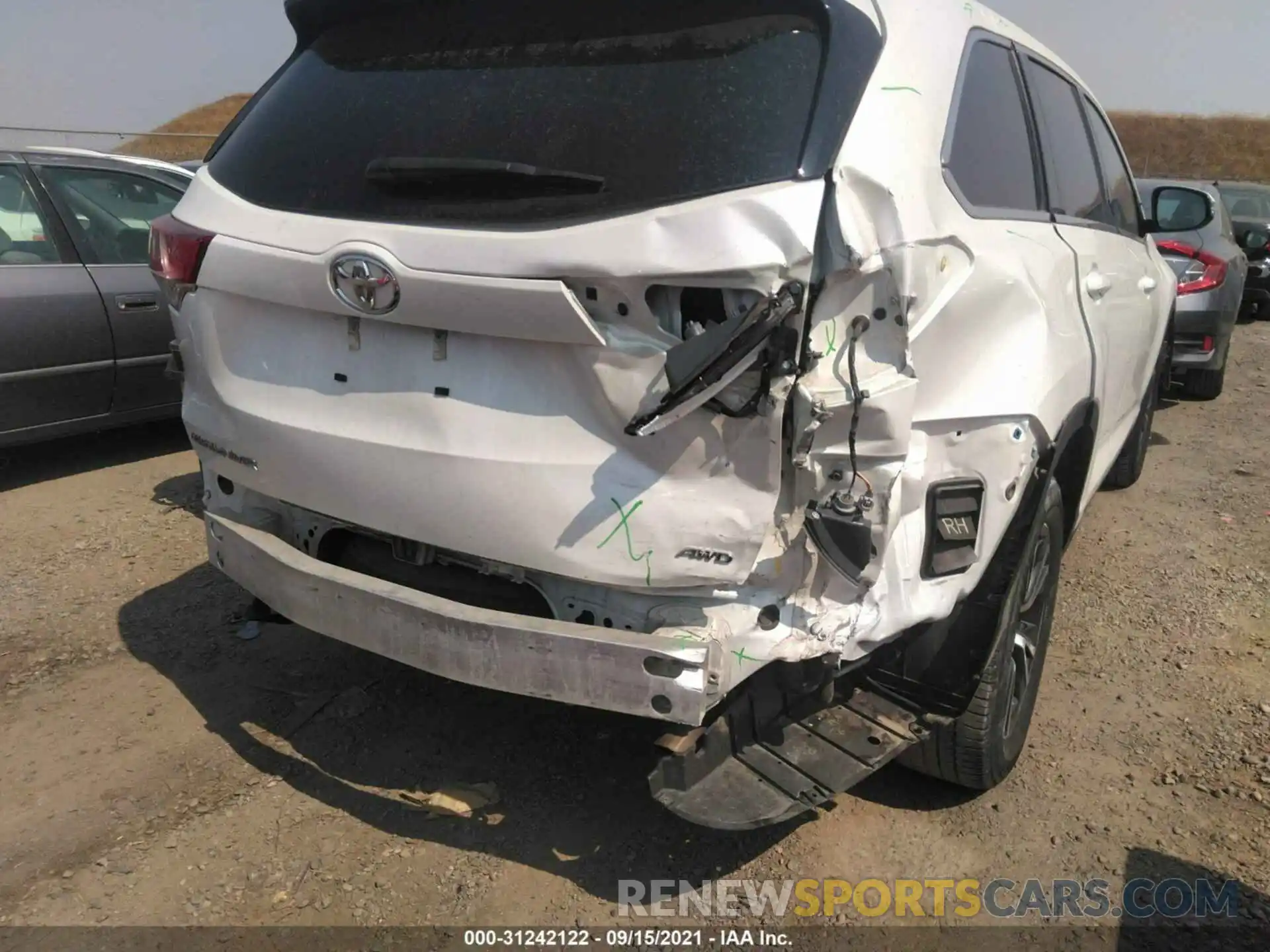 6 Photograph of a damaged car 5TDBZRFH8KS978178 TOYOTA HIGHLANDER 2019