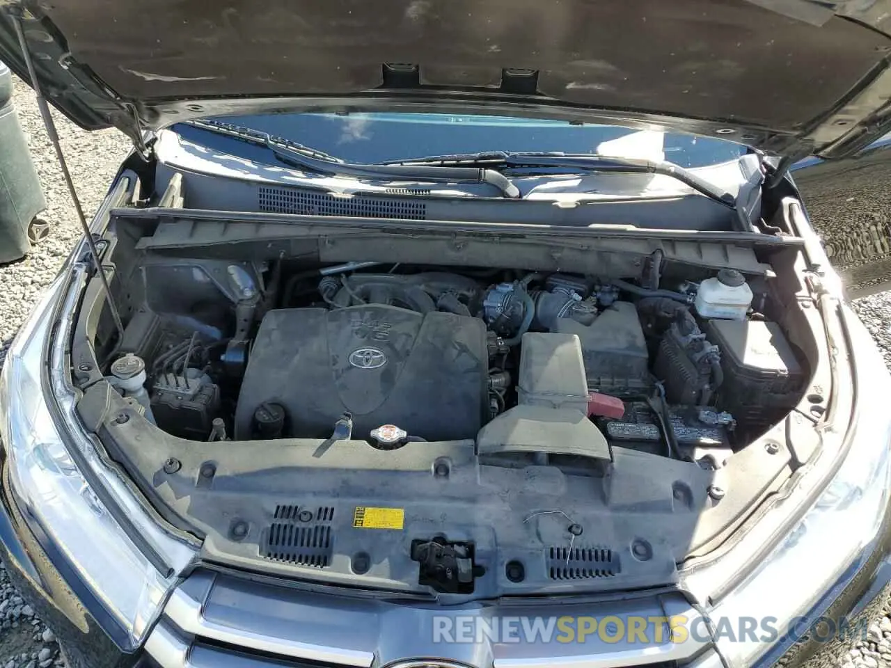 12 Photograph of a damaged car 5TDBZRFH8KS981436 TOYOTA HIGHLANDER 2019