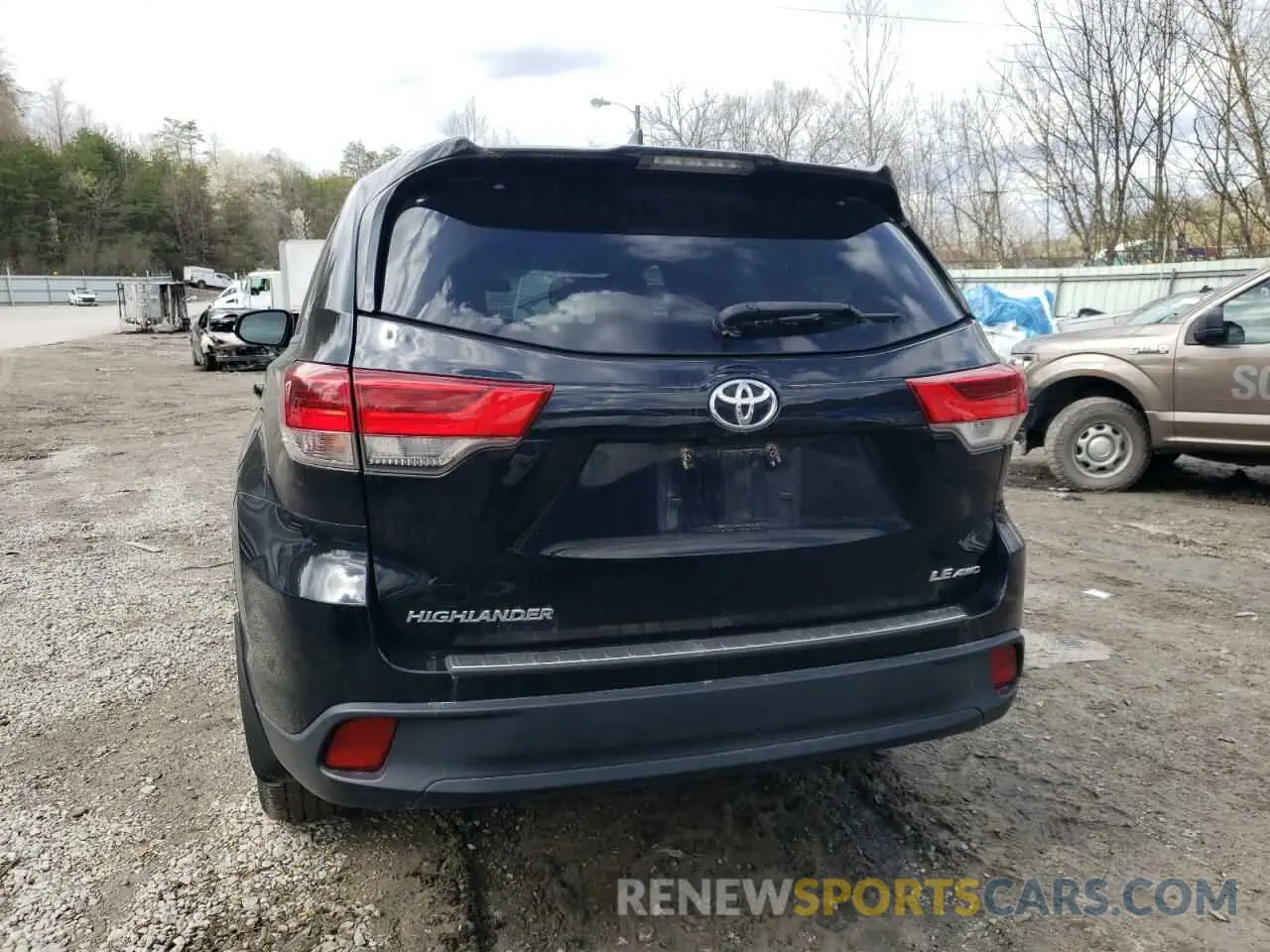 6 Photograph of a damaged car 5TDBZRFH8KS982425 TOYOTA HIGHLANDER 2019