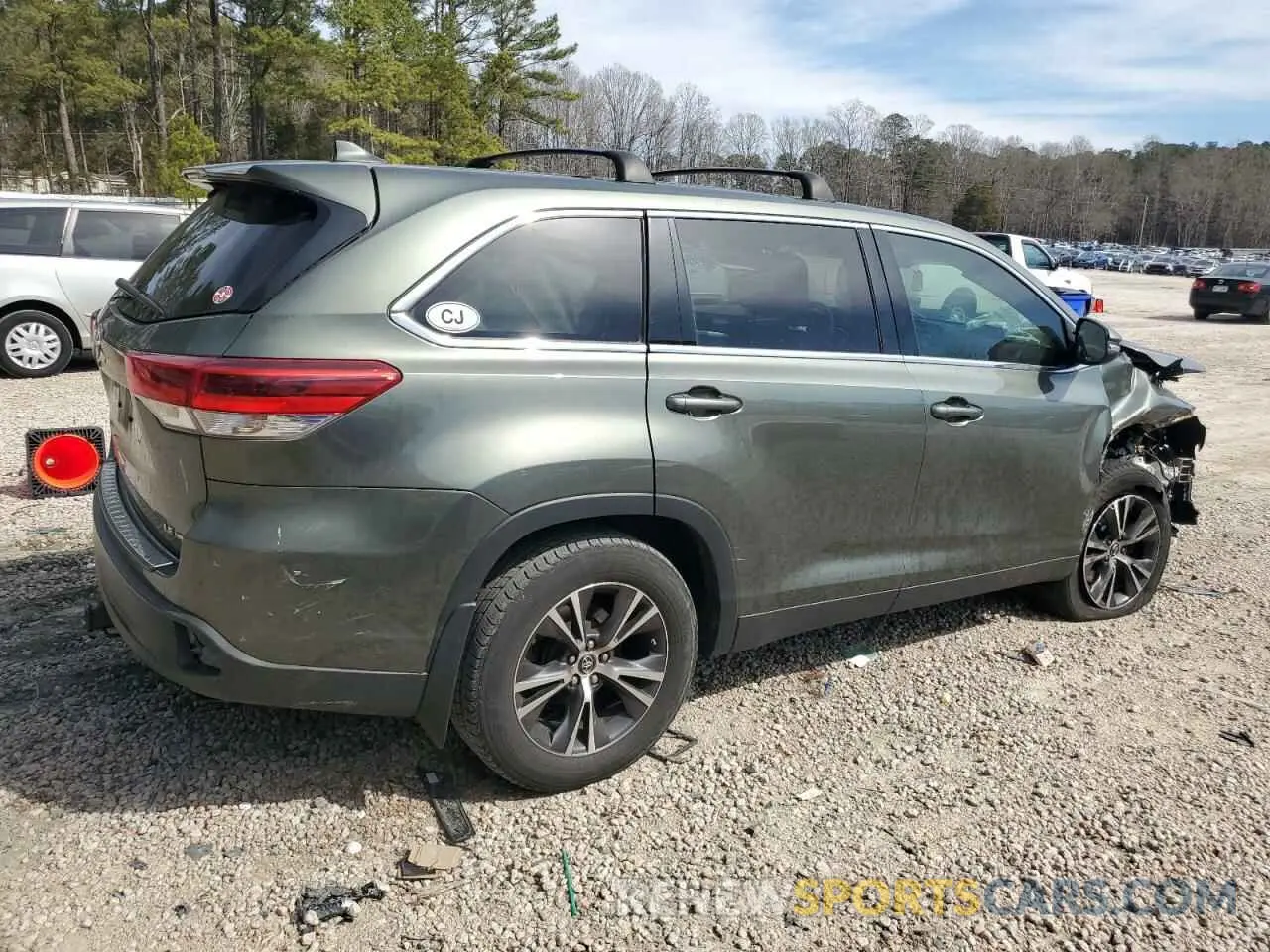 3 Photograph of a damaged car 5TDBZRFH8KS992145 TOYOTA HIGHLANDER 2019