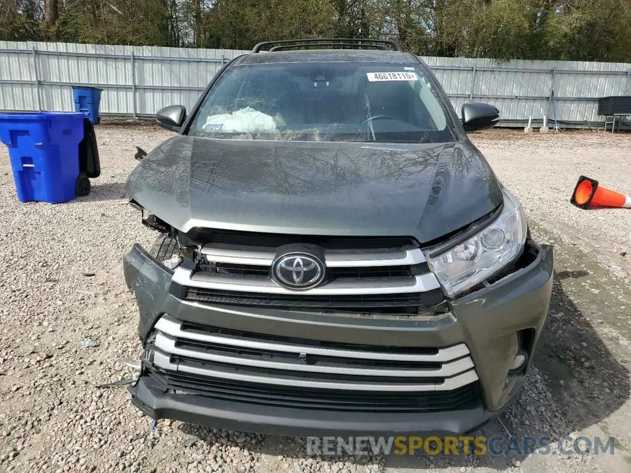 5 Photograph of a damaged car 5TDBZRFH8KS992145 TOYOTA HIGHLANDER 2019