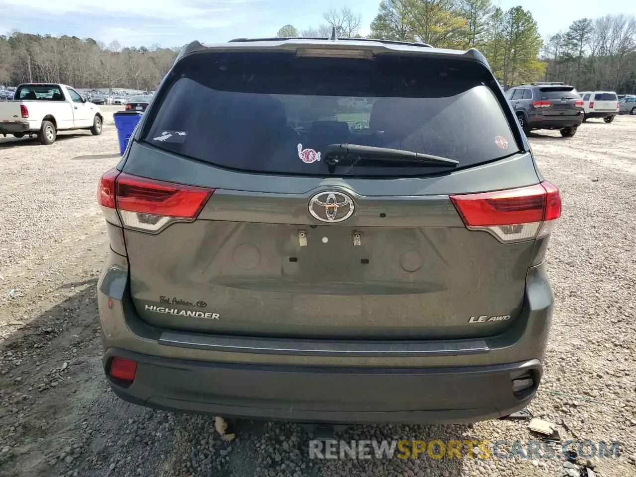 6 Photograph of a damaged car 5TDBZRFH8KS992145 TOYOTA HIGHLANDER 2019
