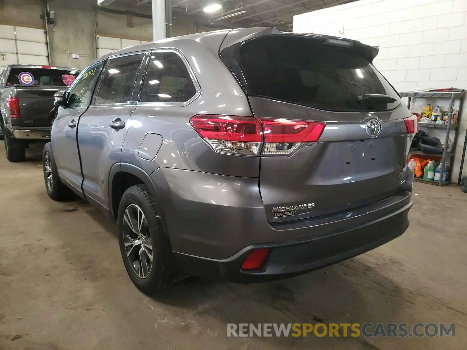 3 Photograph of a damaged car 5TDBZRFH9KS702981 TOYOTA HIGHLANDER 2019