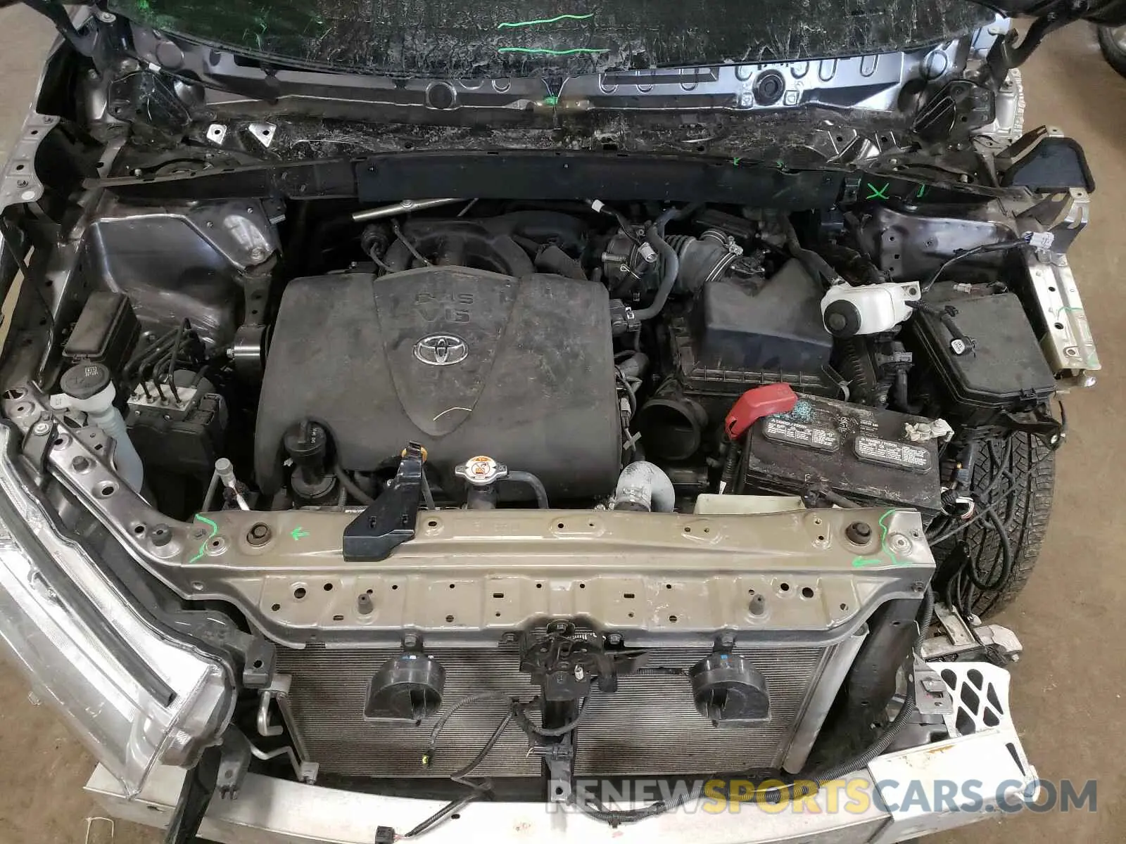 7 Photograph of a damaged car 5TDBZRFH9KS702981 TOYOTA HIGHLANDER 2019