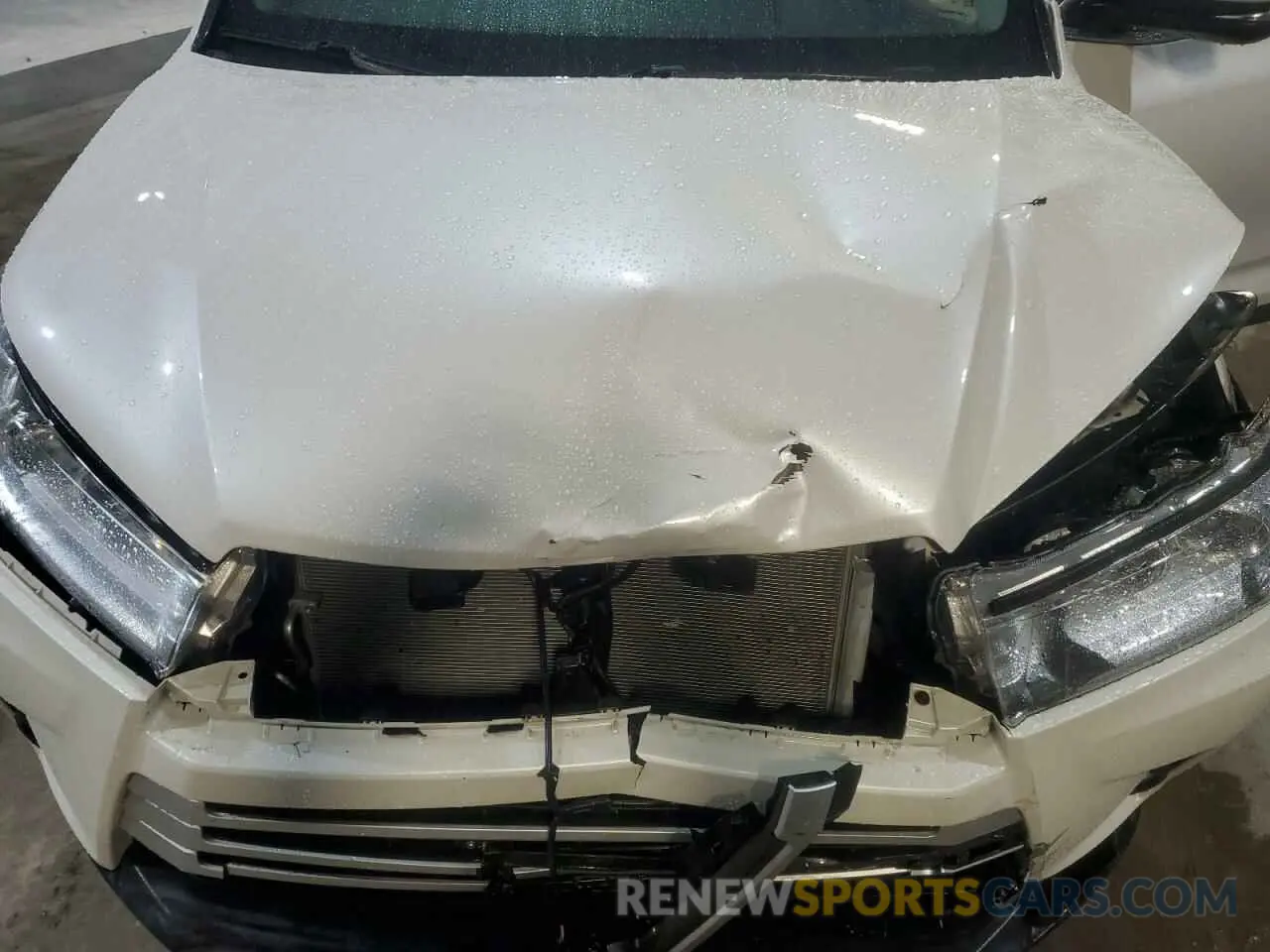 12 Photograph of a damaged car 5TDBZRFH9KS708649 TOYOTA HIGHLANDER 2019