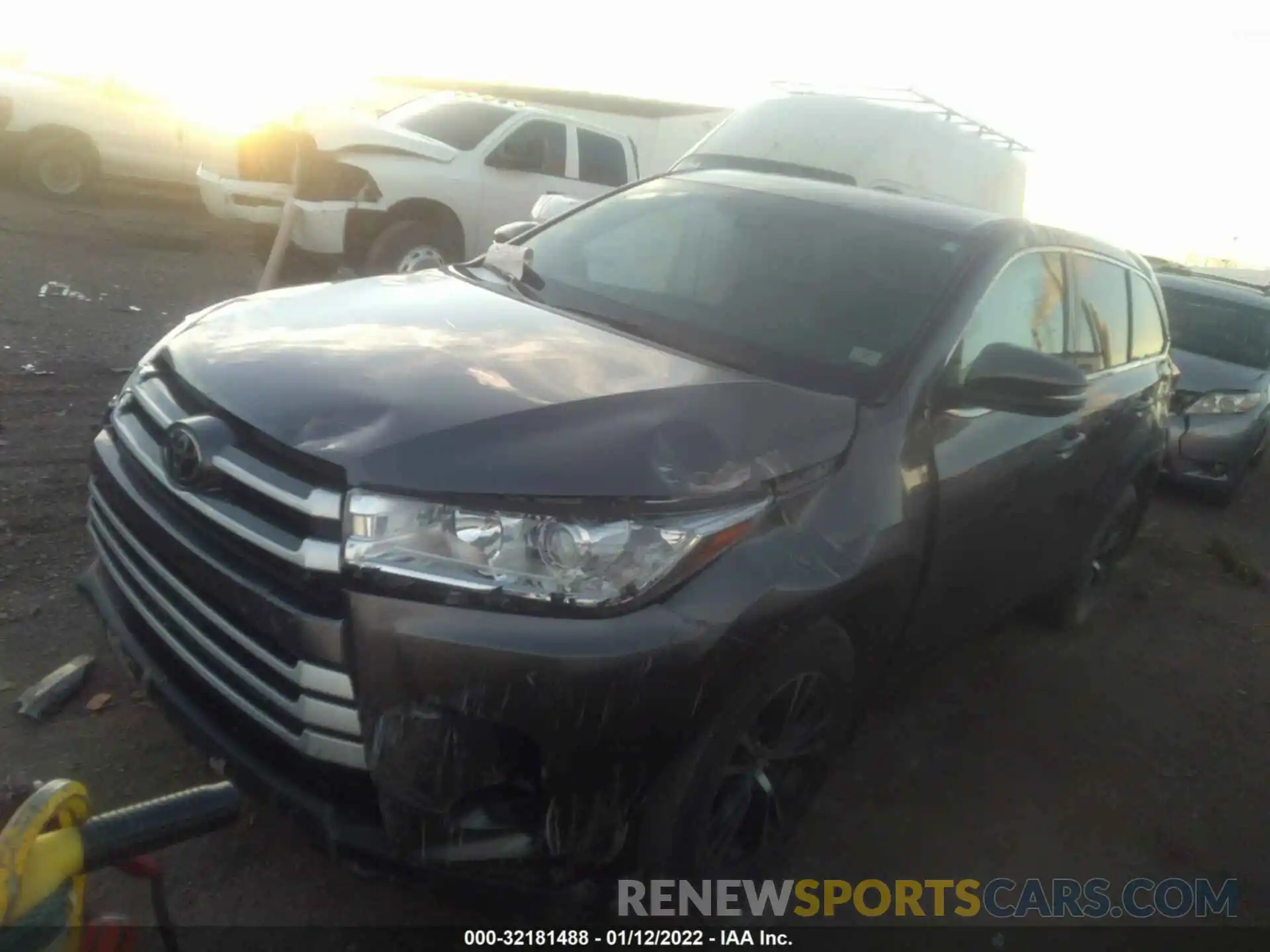 6 Photograph of a damaged car 5TDBZRFH9KS721594 TOYOTA HIGHLANDER 2019