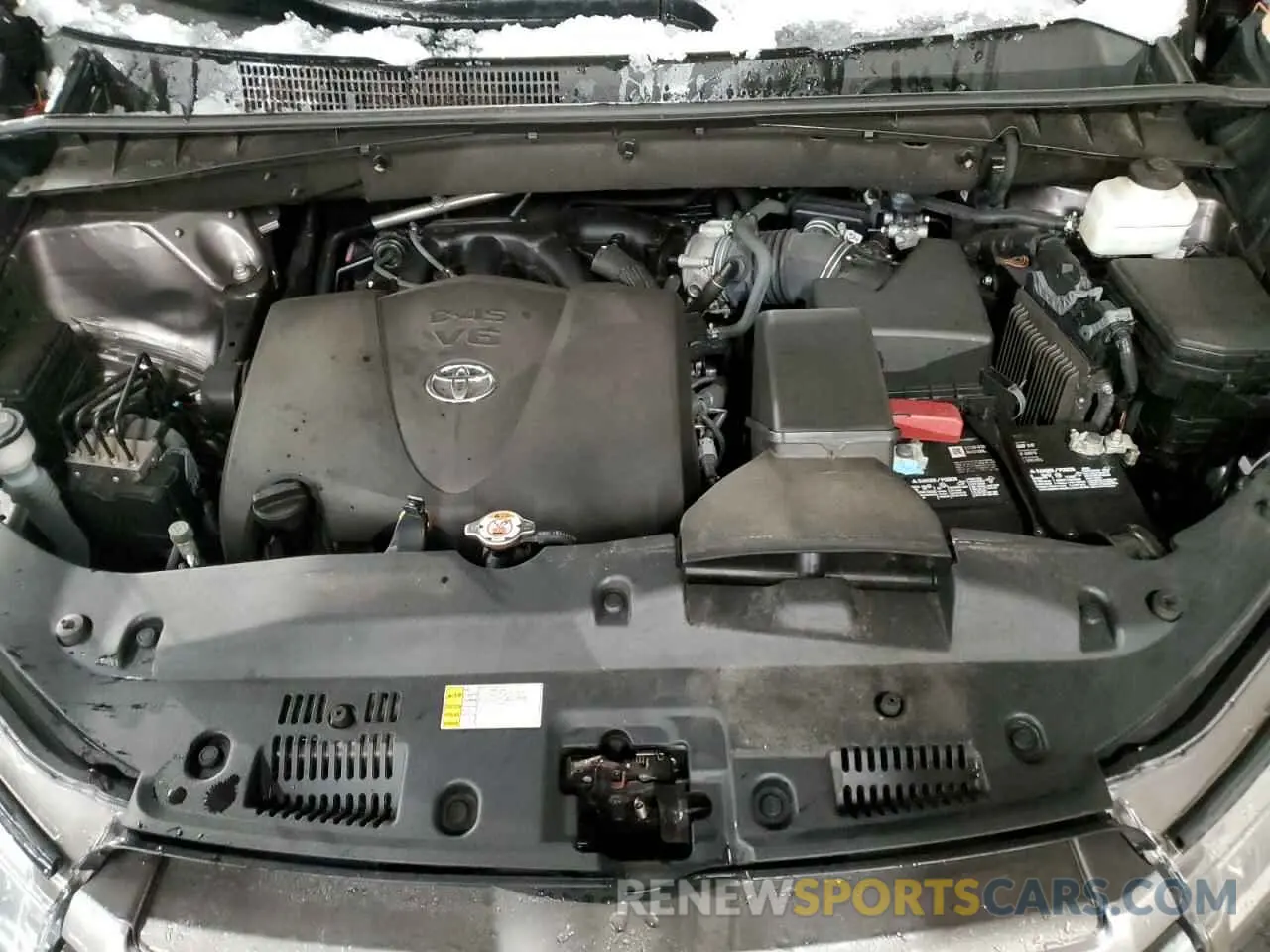 12 Photograph of a damaged car 5TDBZRFH9KS744003 TOYOTA HIGHLANDER 2019